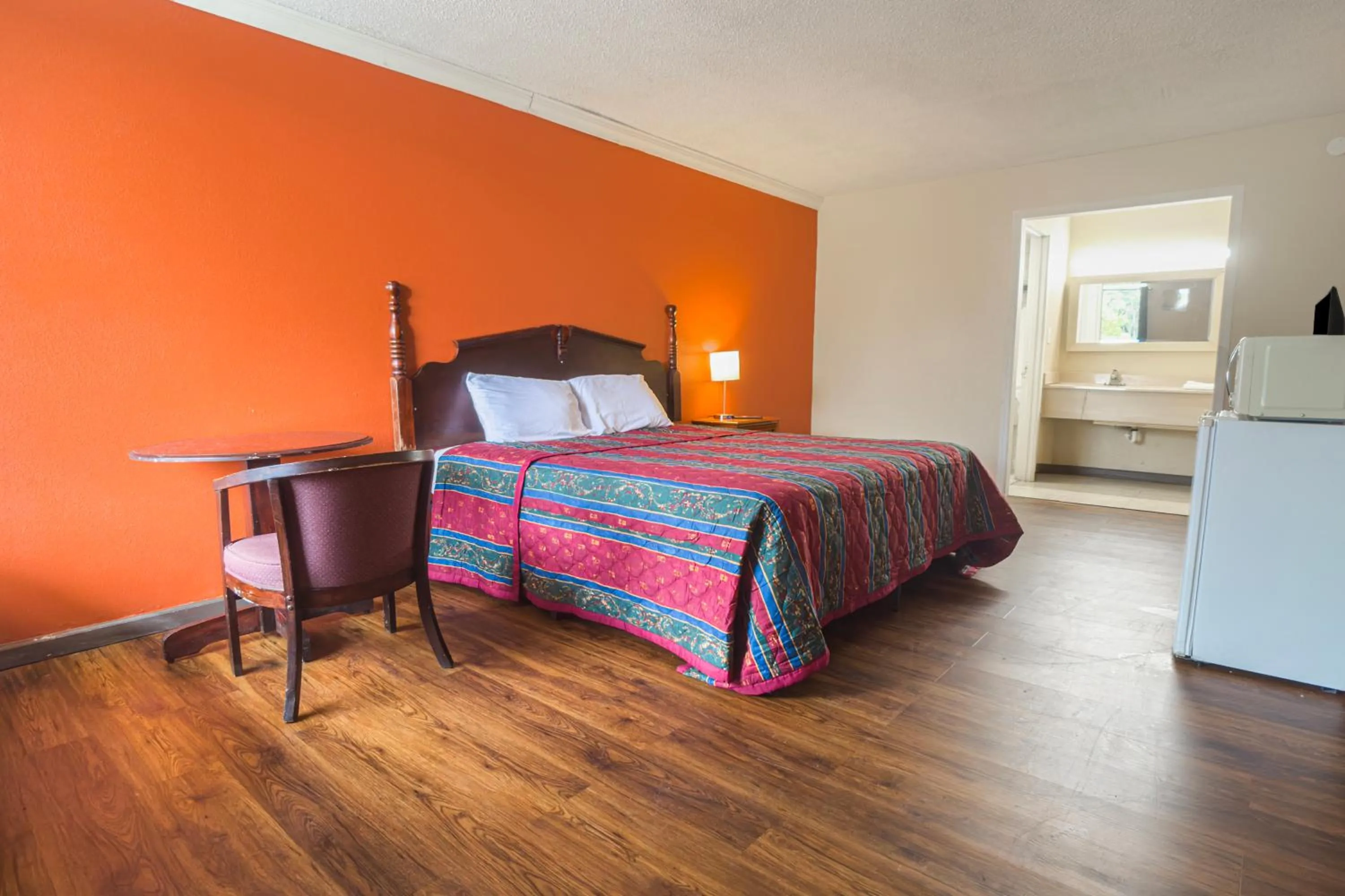 Bedroom, Bed in OYO Hotel Vienna I-75