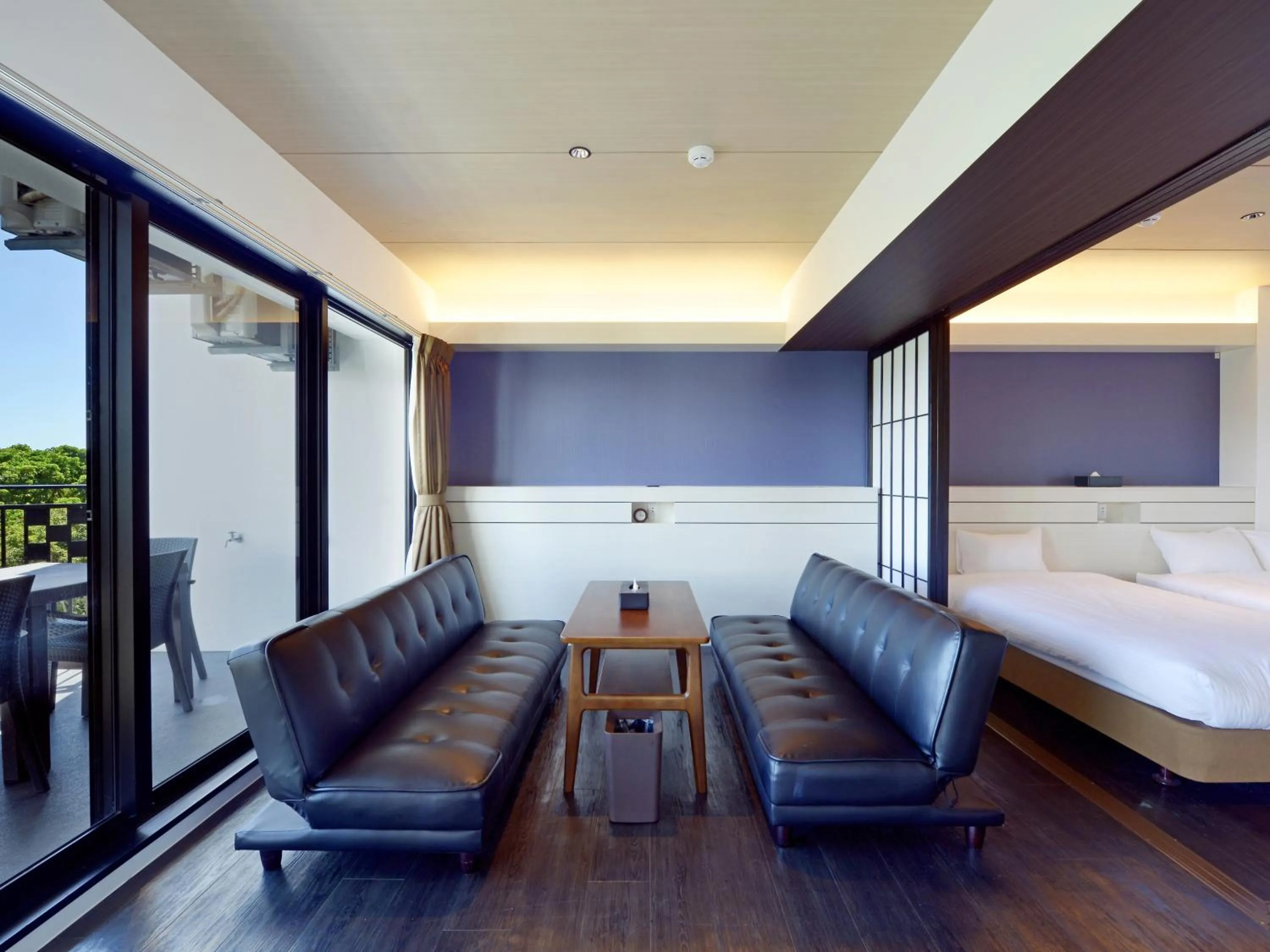 Photo of the whole room, Bed in Karry CONDO CHURAUMI