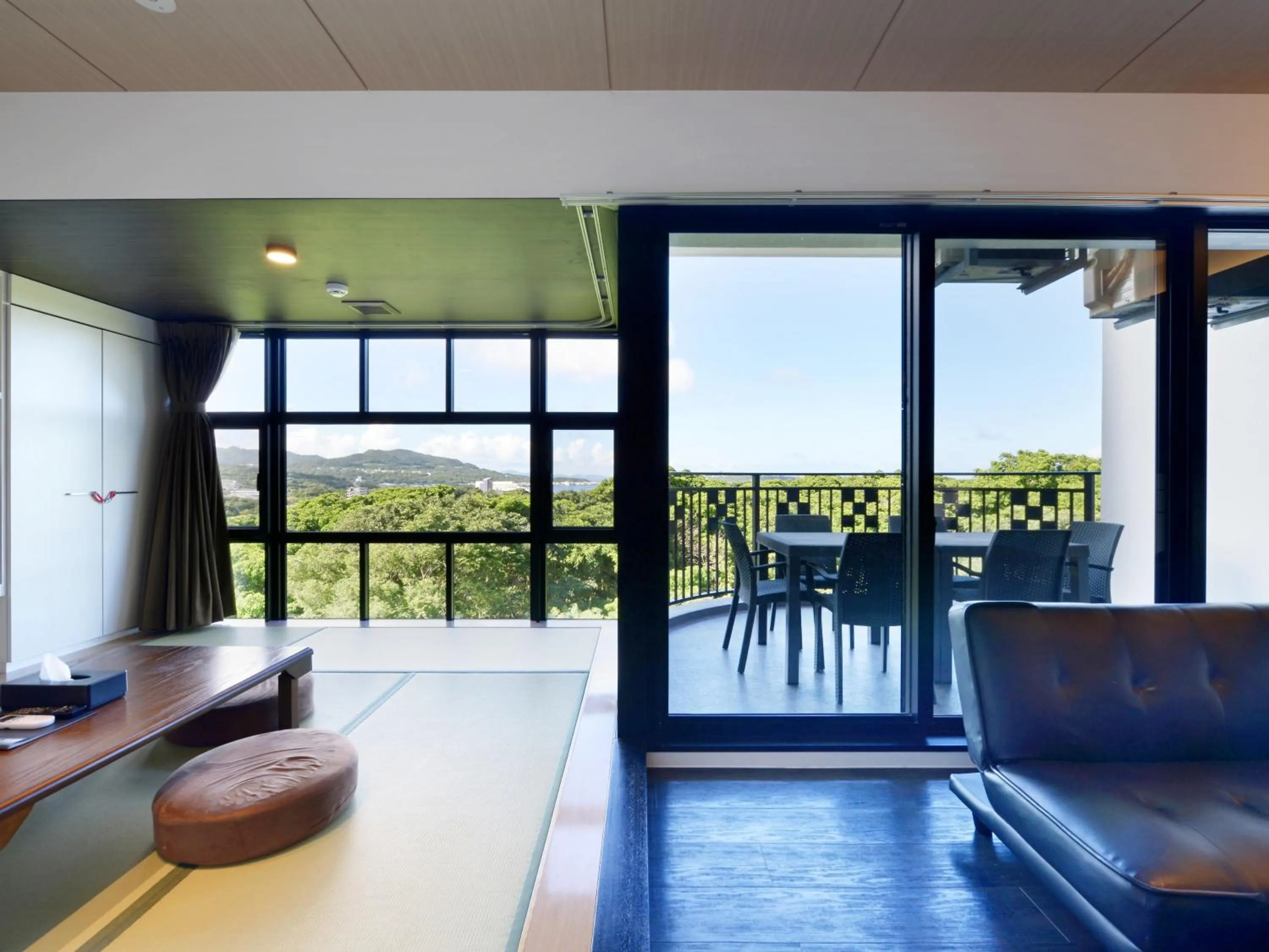 Photo of the whole room in Karry CONDO CHURAUMI