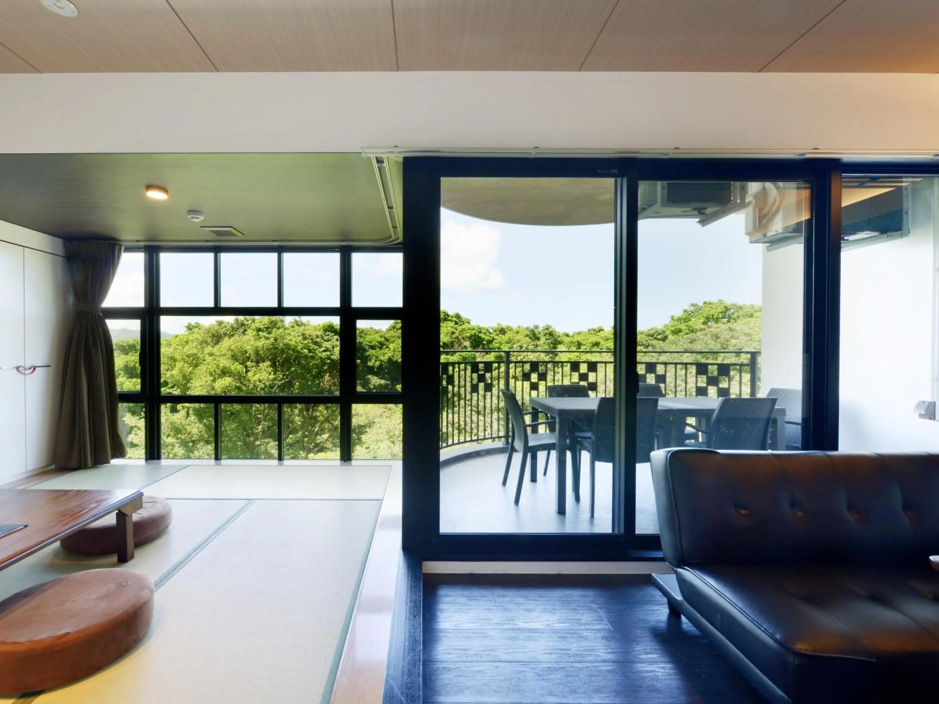 Photo of the whole room in Karry CONDO CHURAUMI