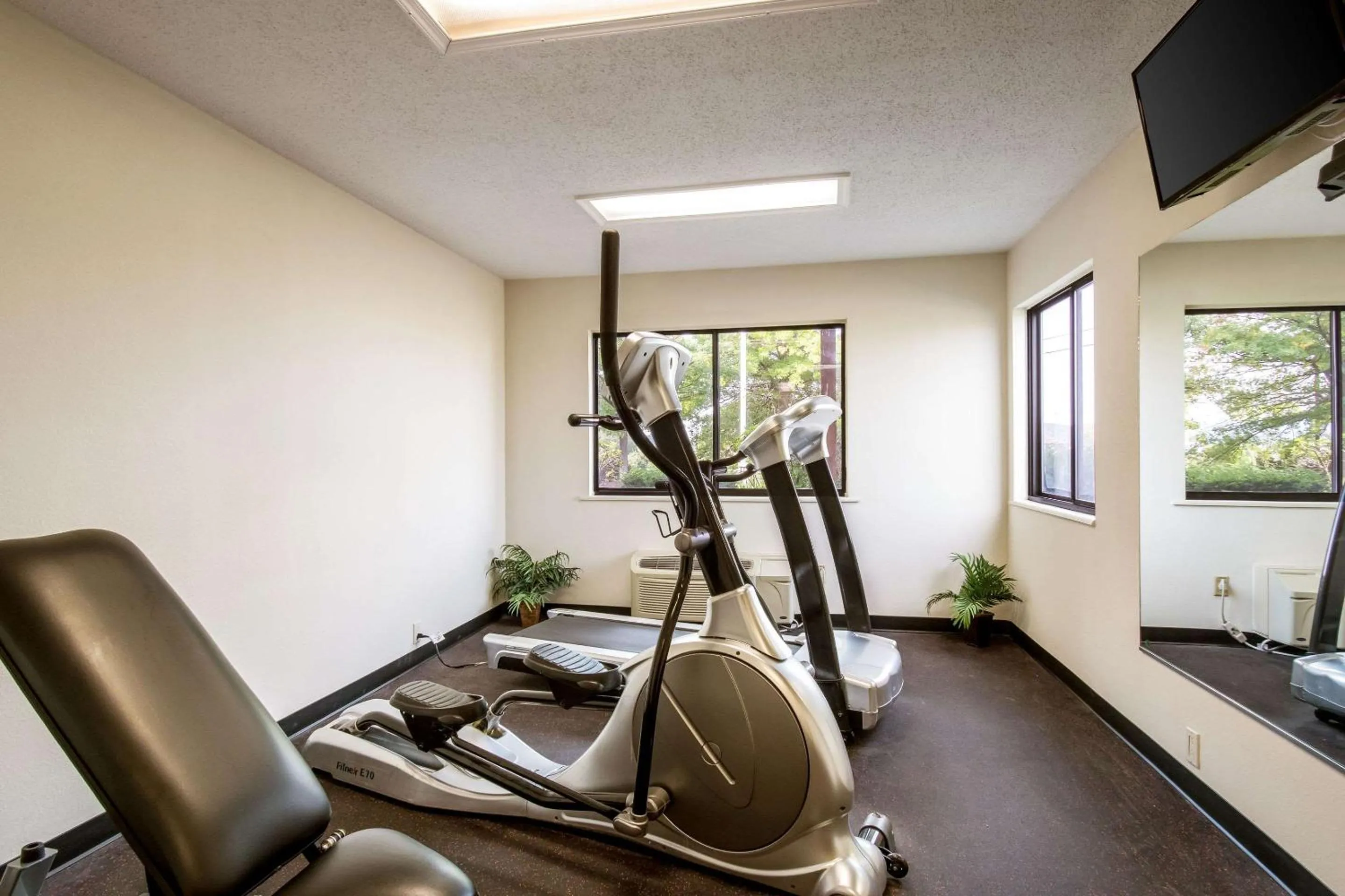 Fitness centre/facilities in Quality Inn Bloomsburg