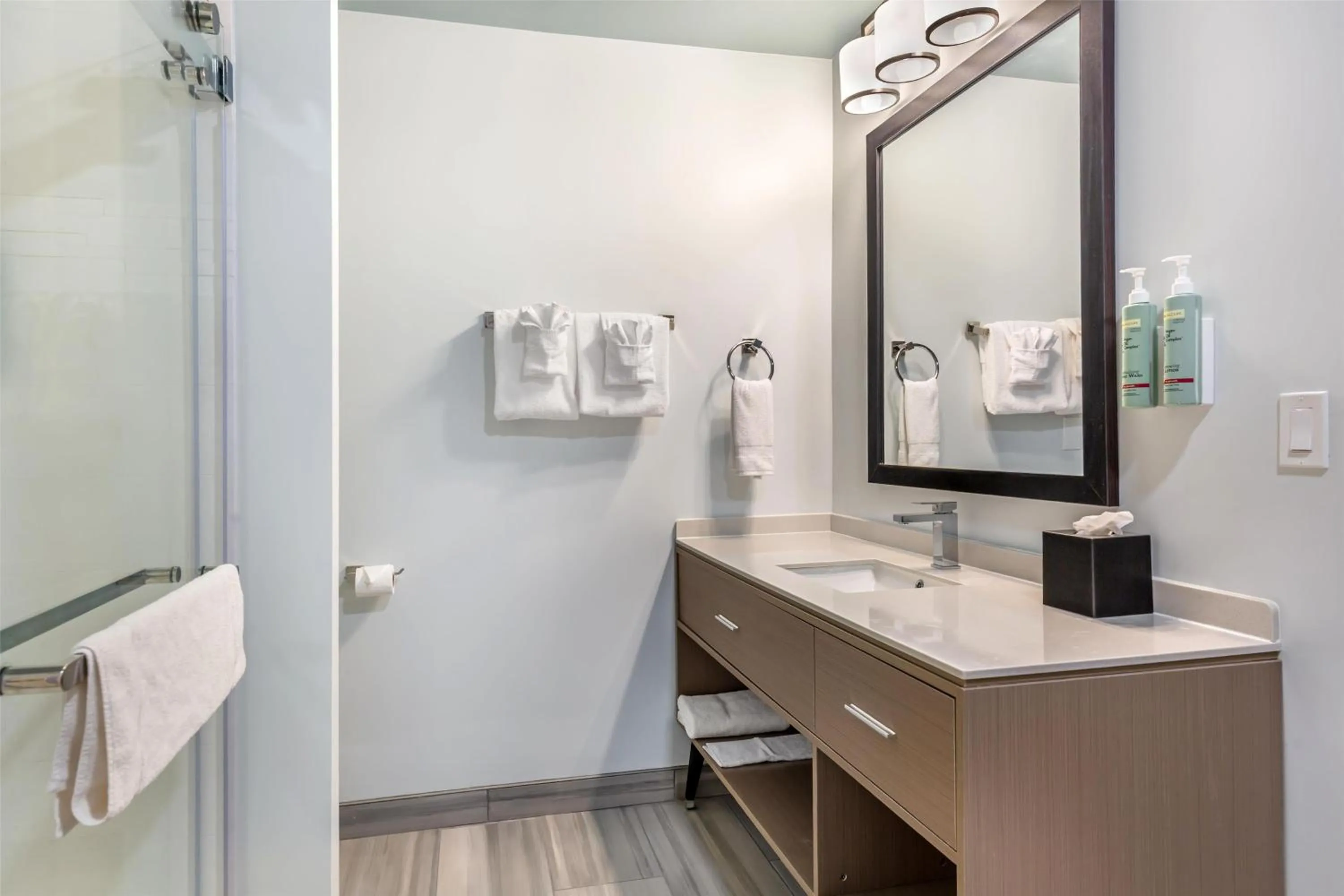 Bathroom in Best Western Manchester