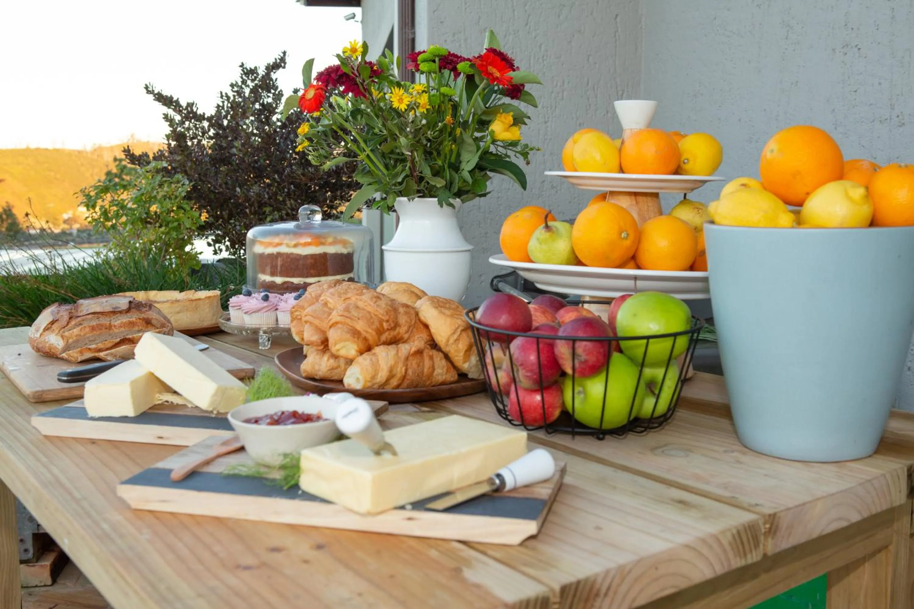 Breakfast in Hudson Manor - Entabeni, Knysna