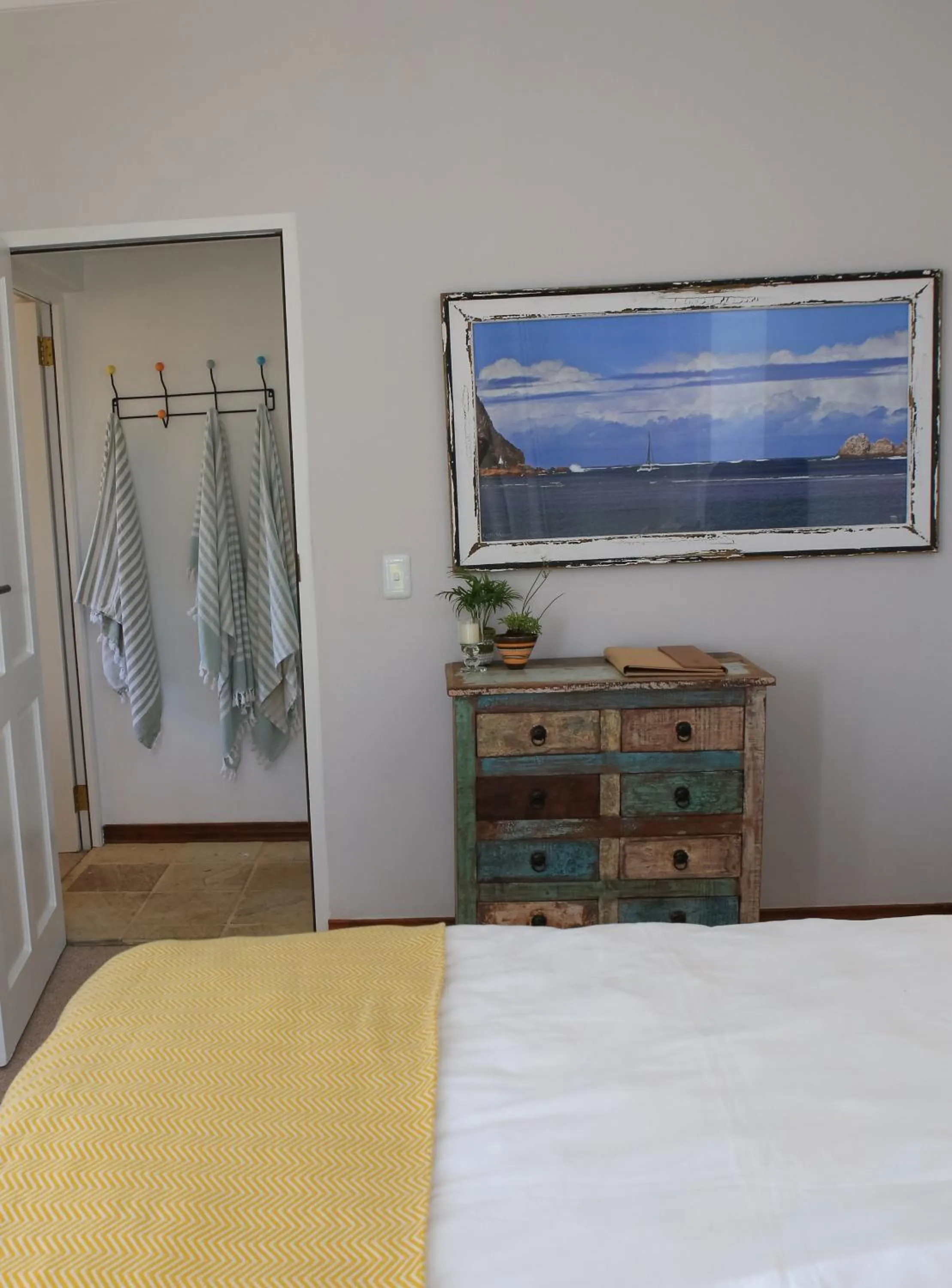 Photo of the whole room, Bed in Hudson Manor - Entabeni, Knysna