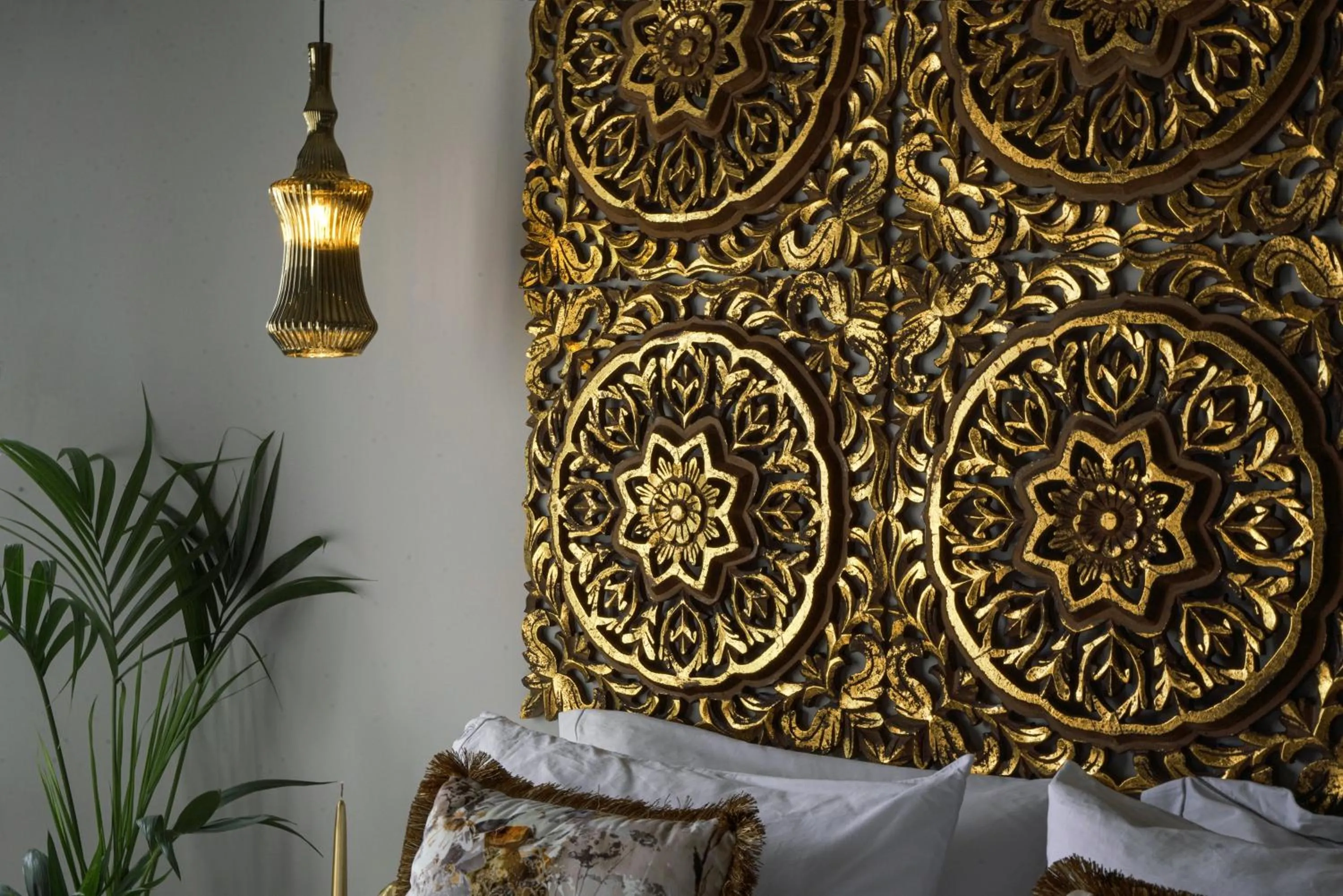 Bed in Pafsilipon Suites