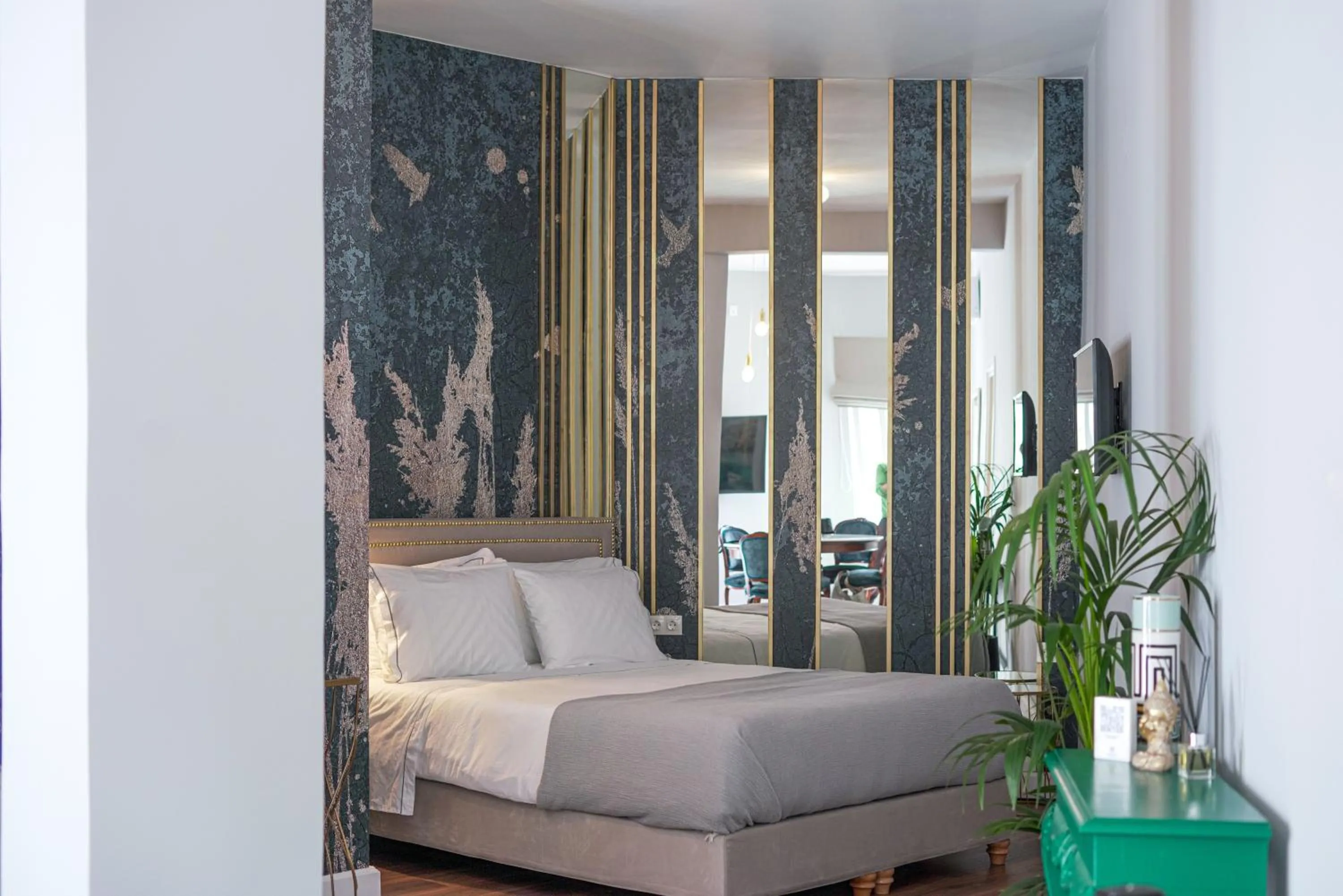 Bedroom, Bed in Pafsilipon Suites