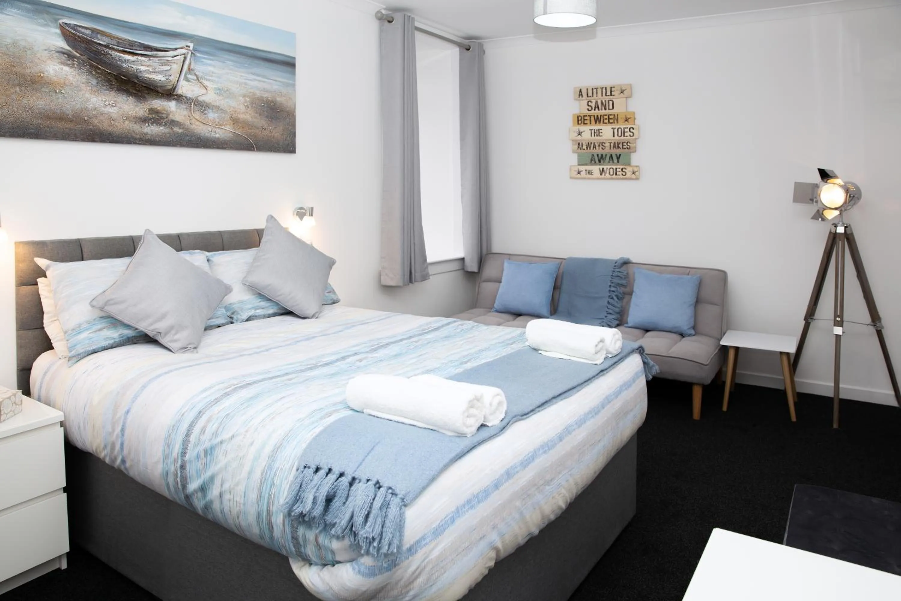 Bed in Marina View Guest House