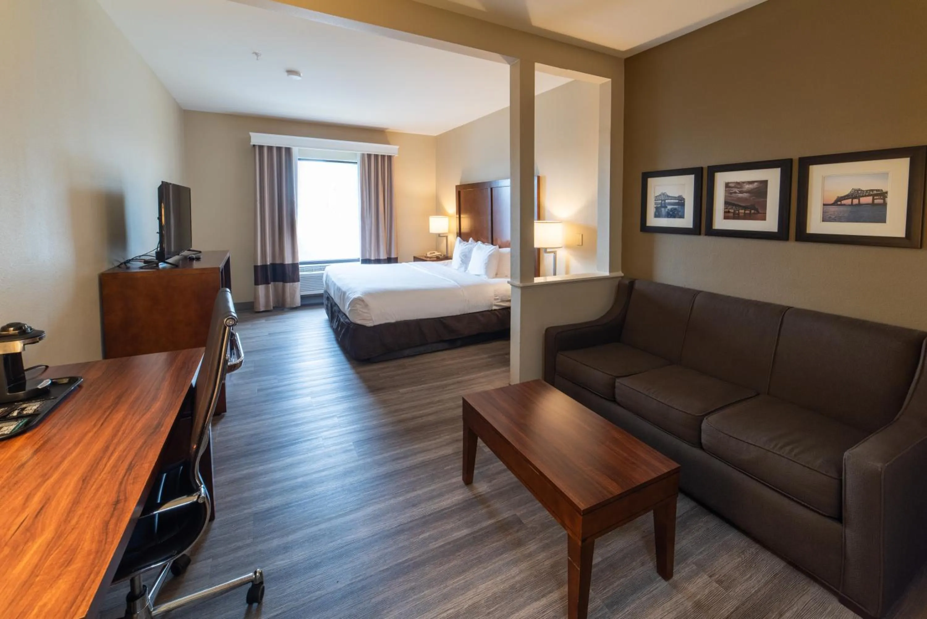 Bed in Sonesta Essential - Baton Rouge Airport