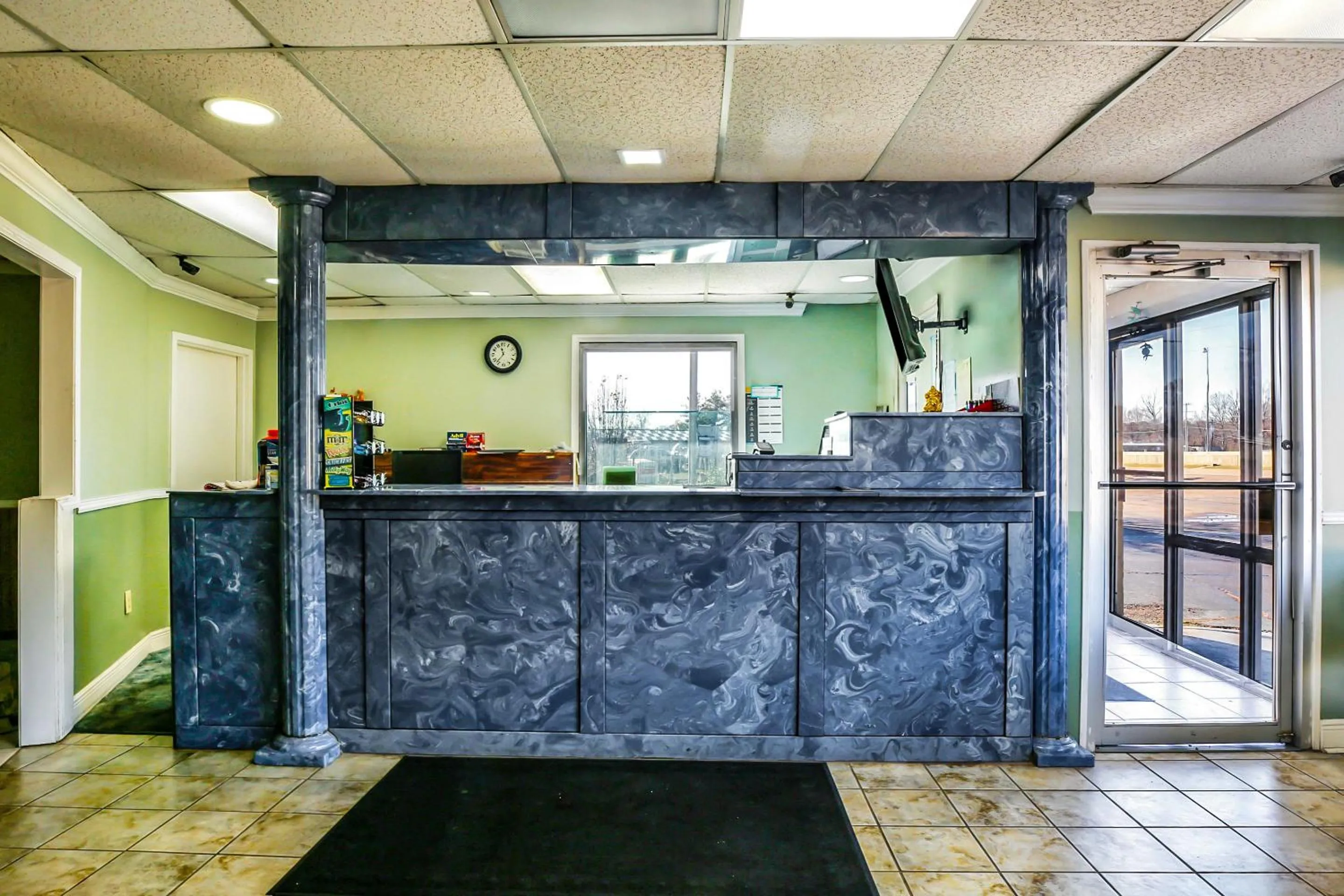 Lobby or reception in OYO Hotel Jackson South I-55
