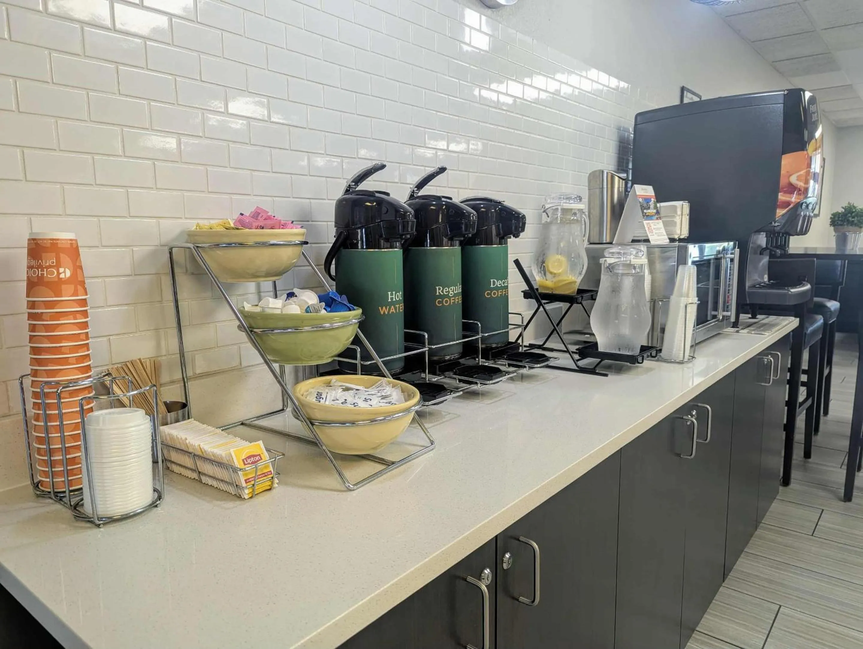 Breakfast in Quality Inn Warrensburg