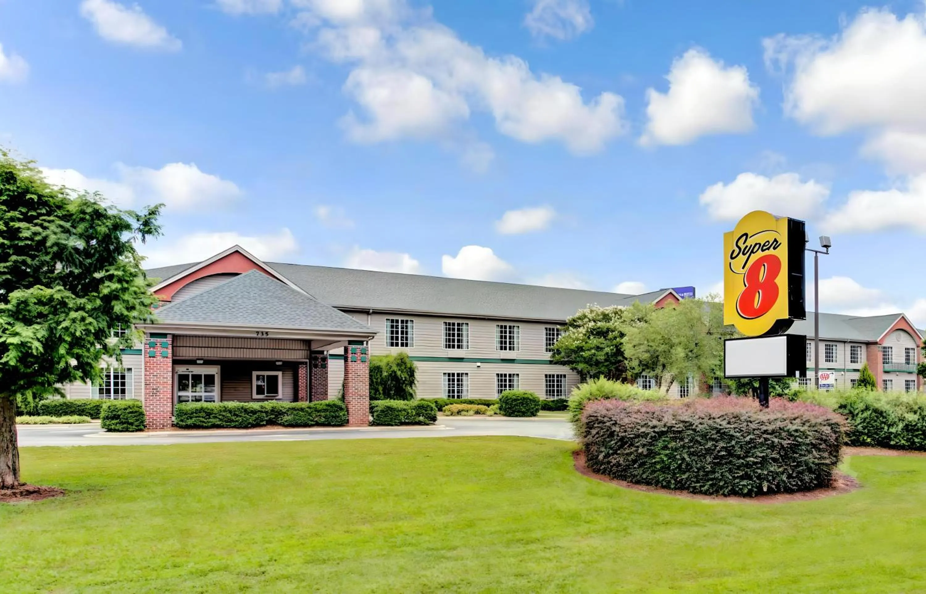 Property building in Super 8 by Wyndham Smithfield-Selma