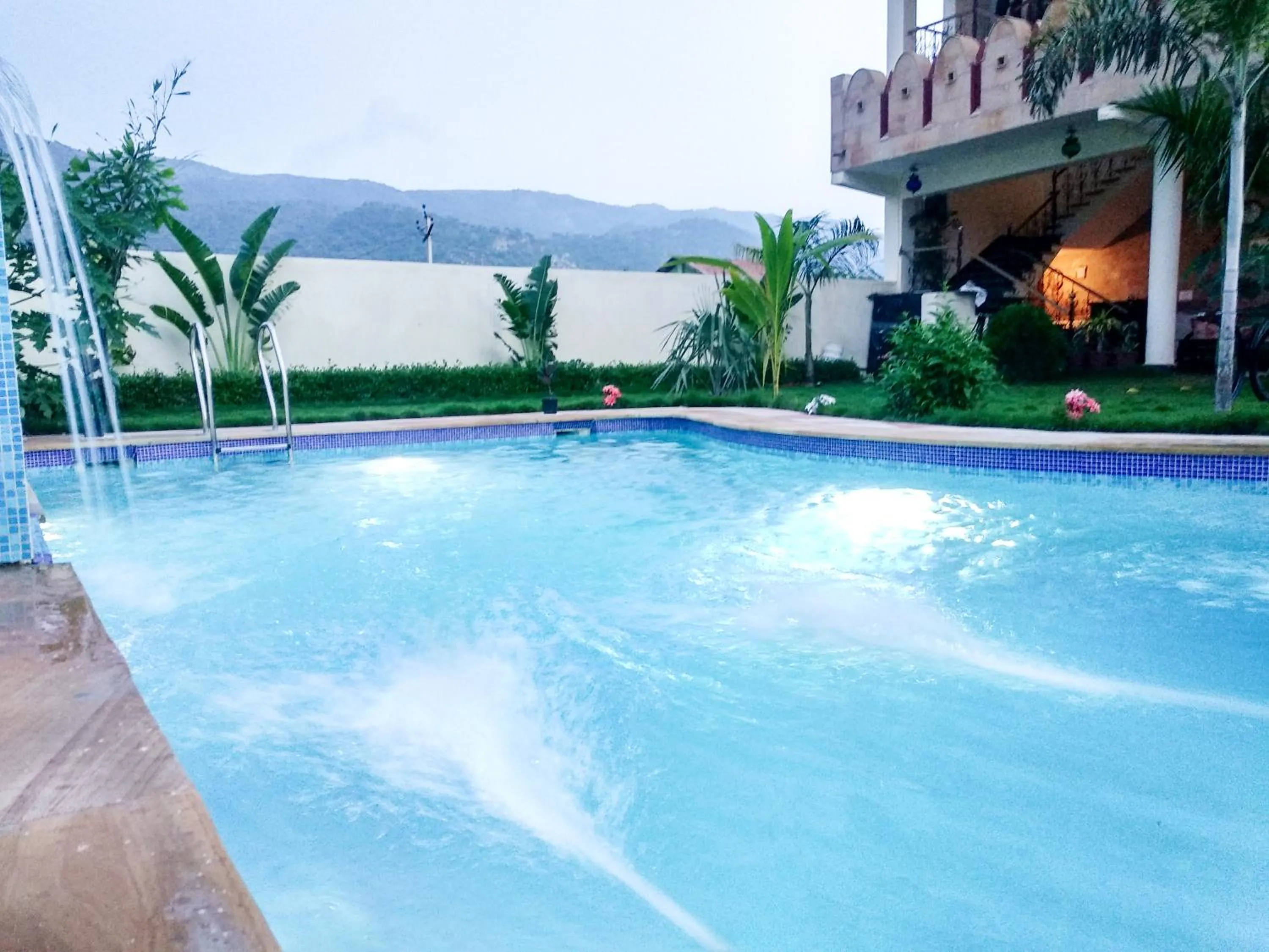Swimming pool in Hotel Vamdev Fort