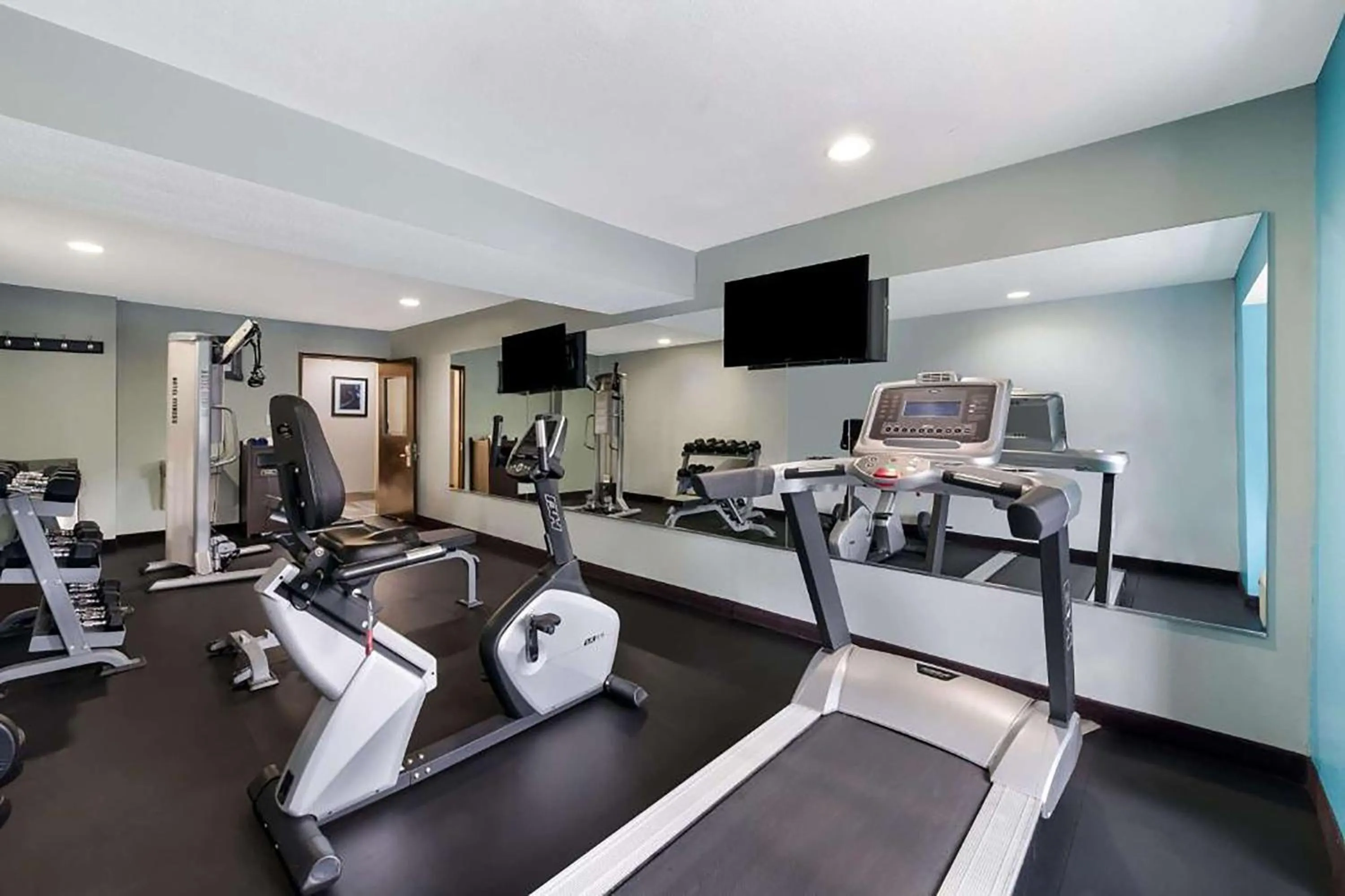 Fitness centre/facilities in Baymont by Wyndham Elizabeth City