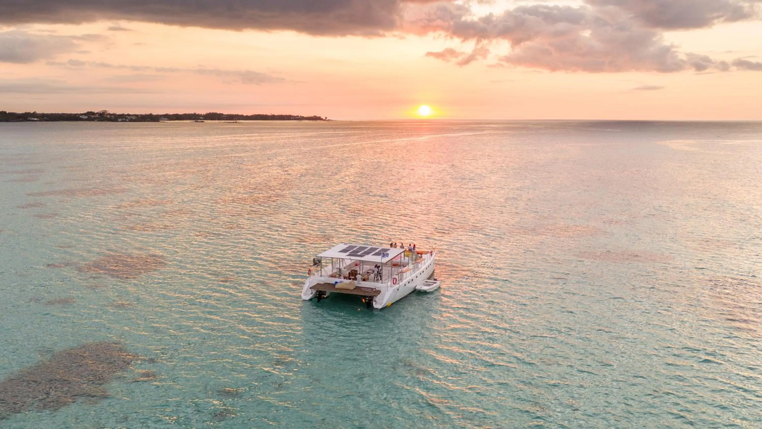 Sunset in Lagoon Attitude (Adults Only)