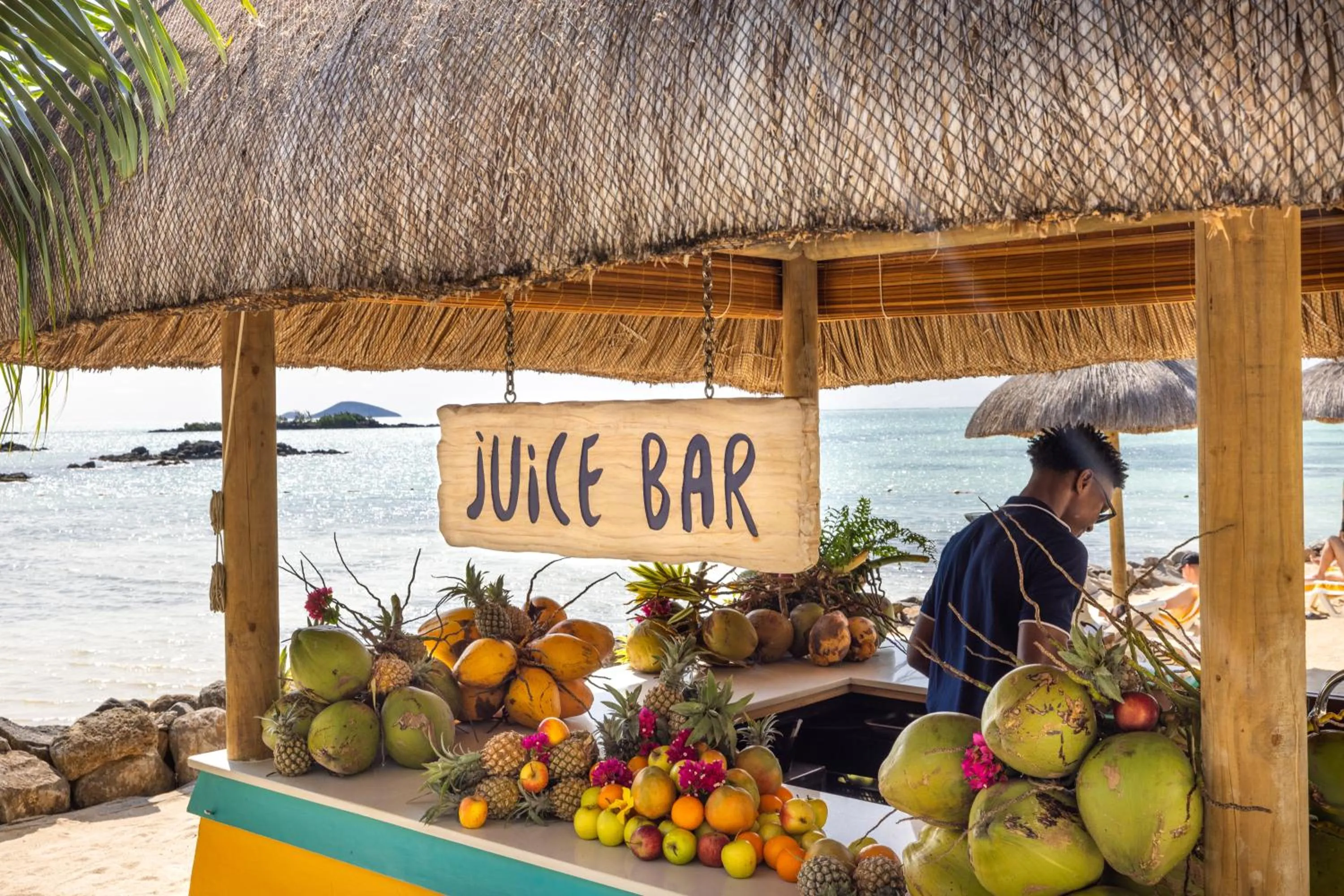 Food and drinks in Lagoon Attitude (Adults Only)