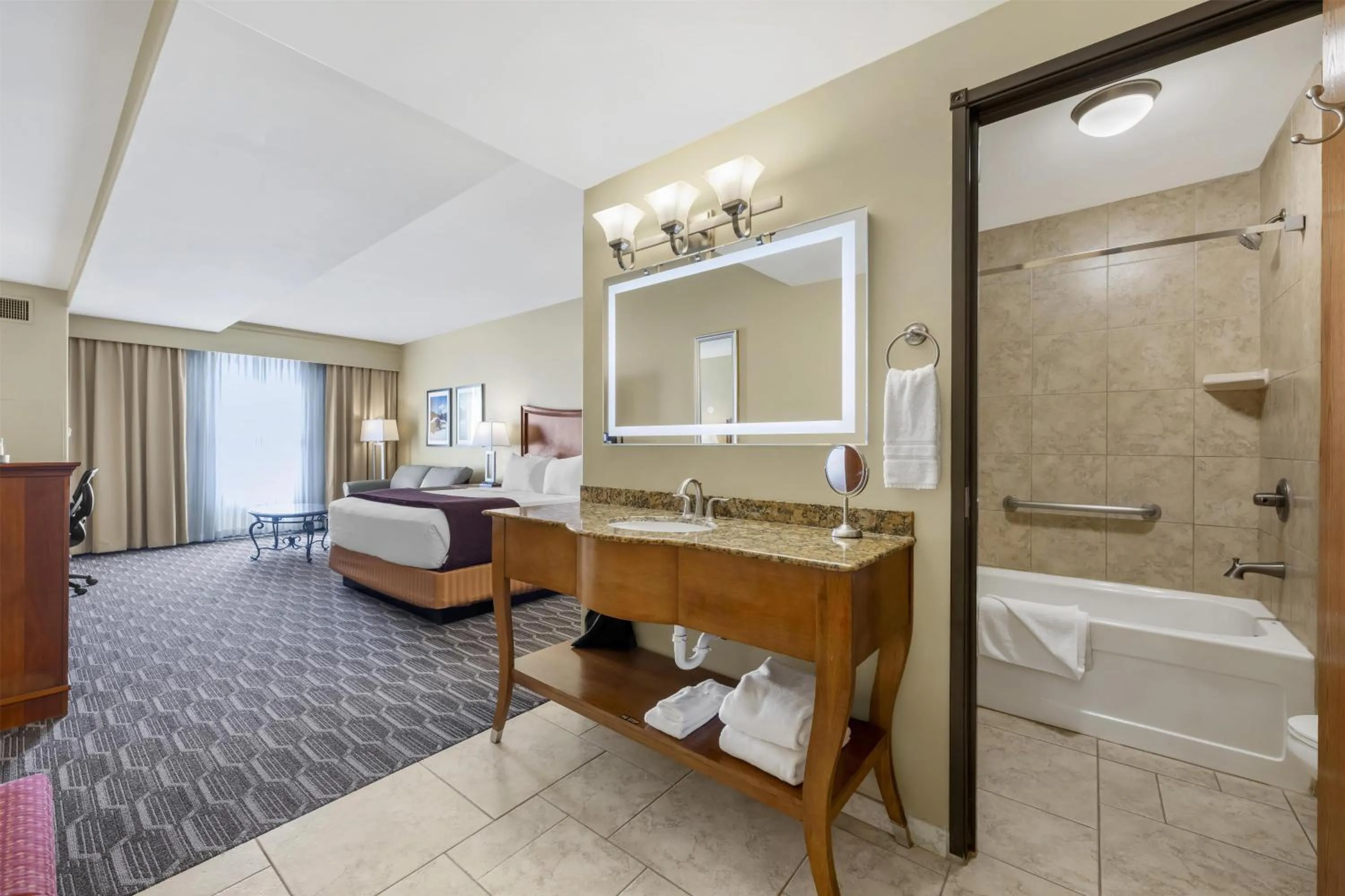 Bedroom in Best Western Plus Swiss Chalet Hotel & Suites