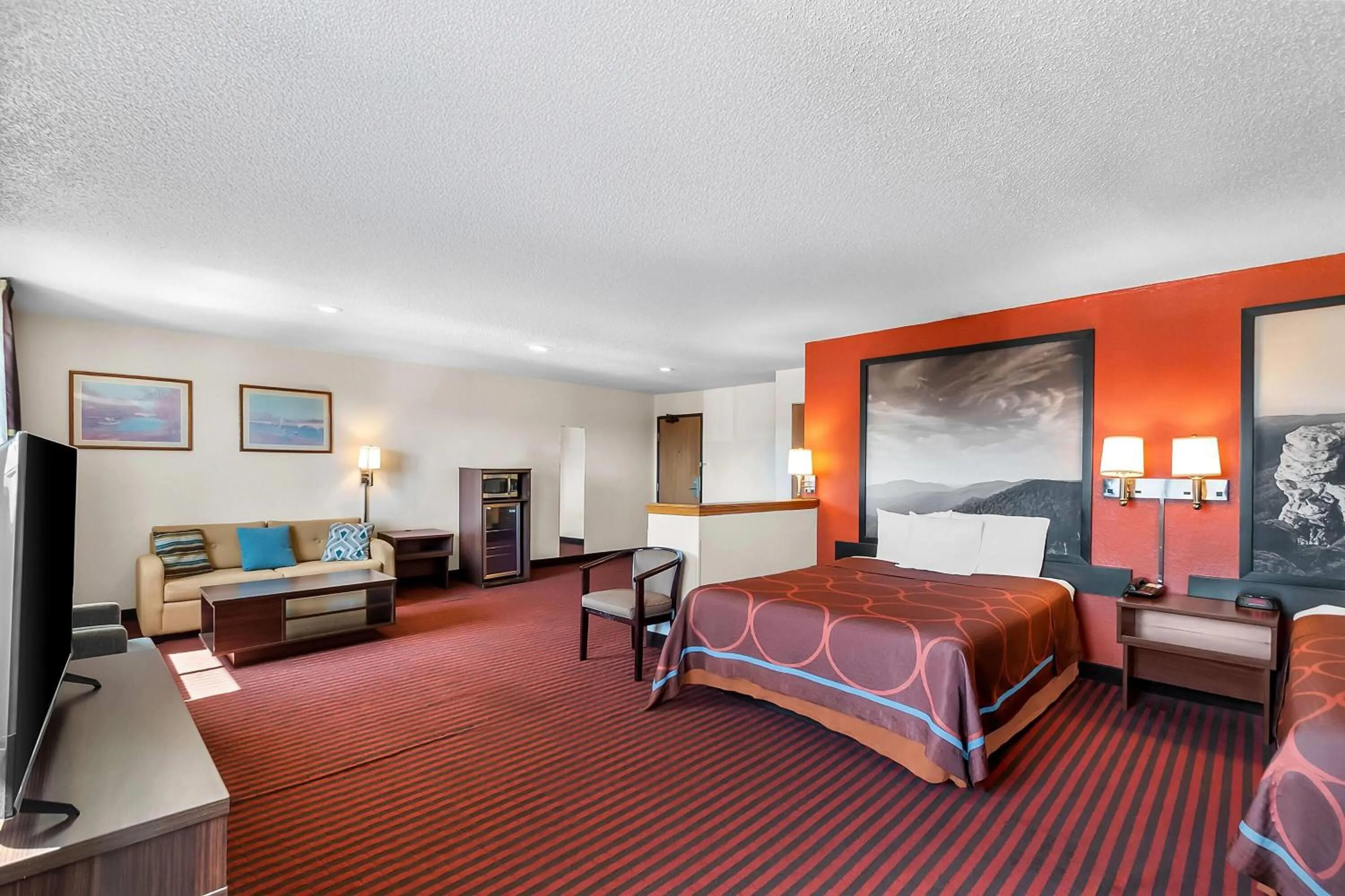 Photo of the whole room, Bed in Super 8 by Wyndham Dumfries/Quantico