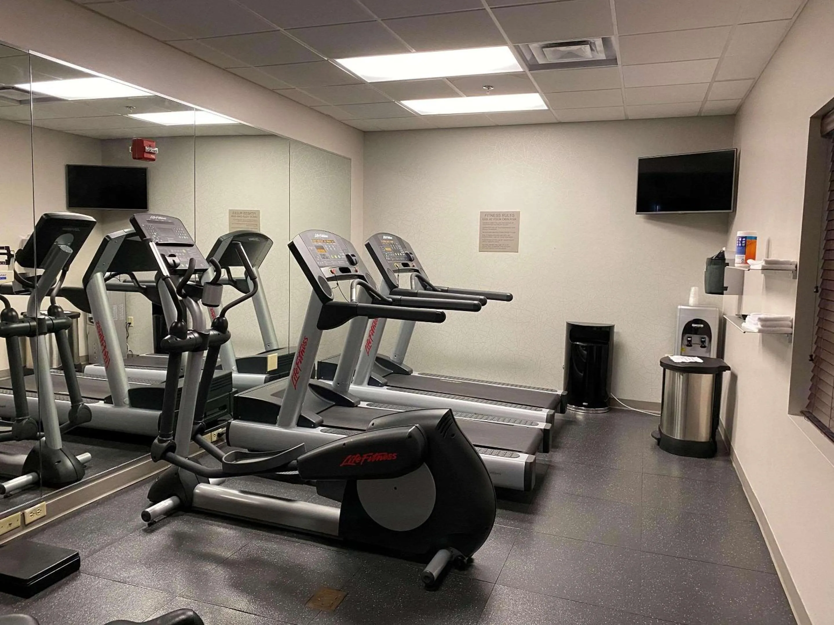 Fitness centre/facilities in Country Inn & Suites by Radisson, Athens, GA