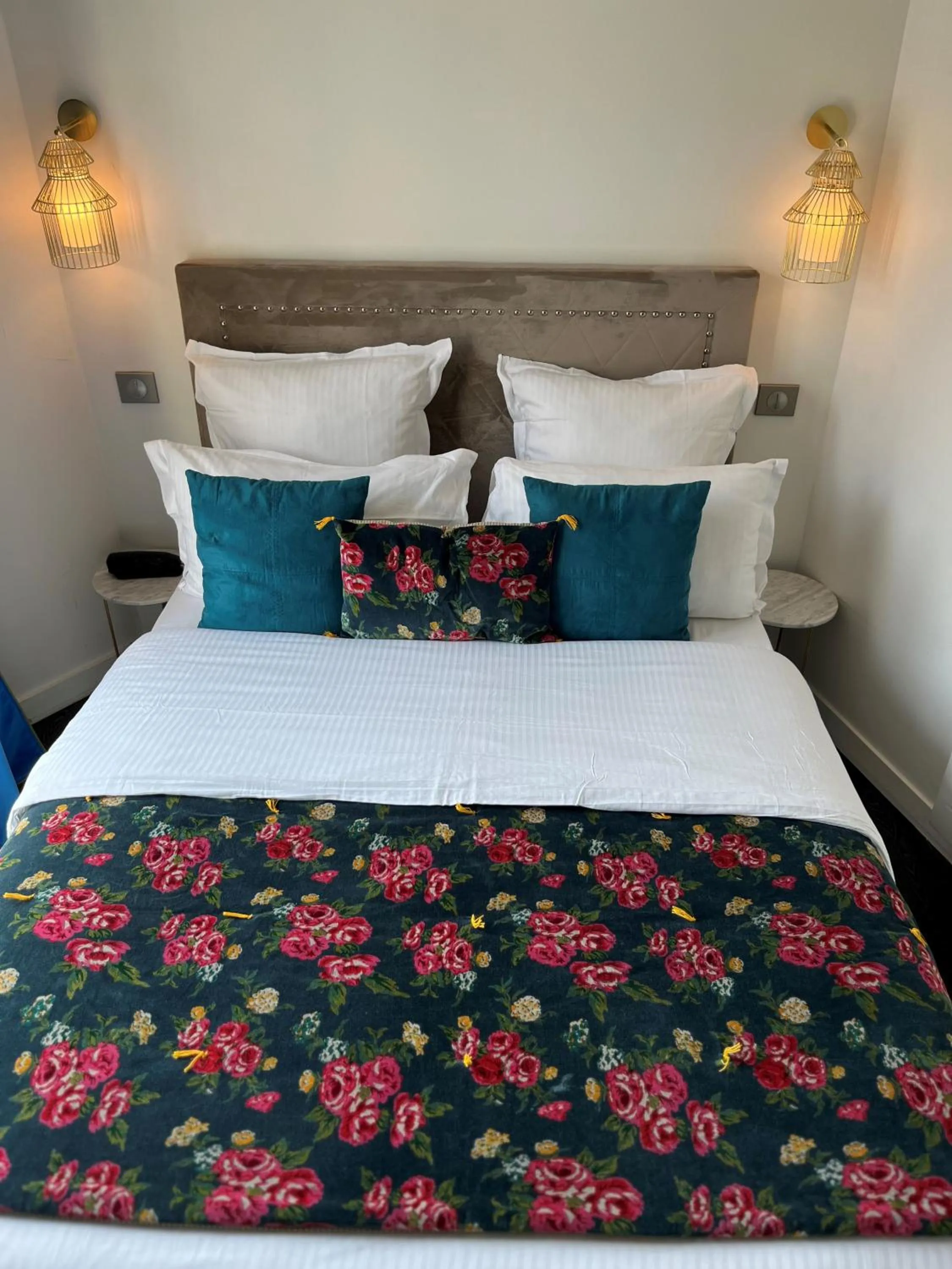 Bed in Hotel Cluny Square