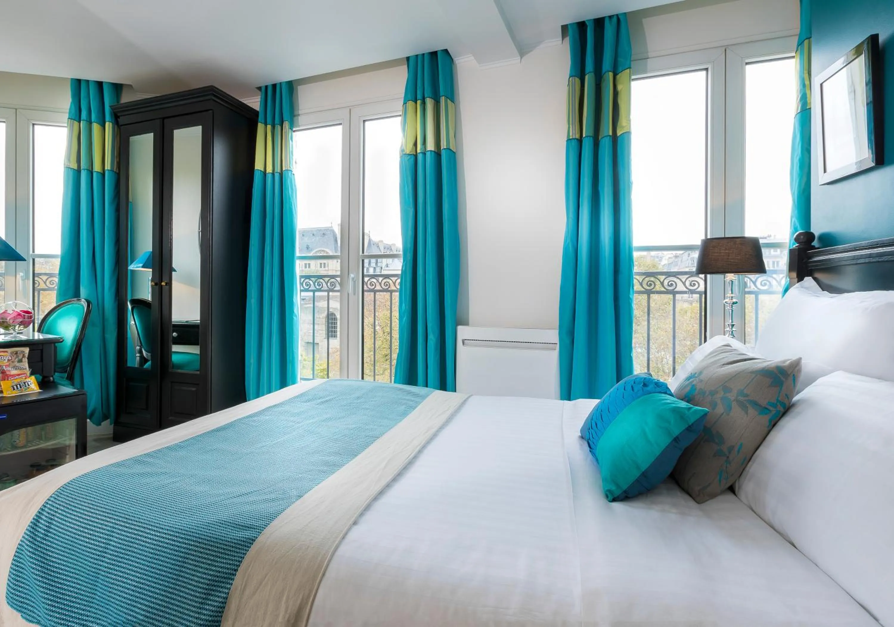 Bed in Hotel Cluny Square