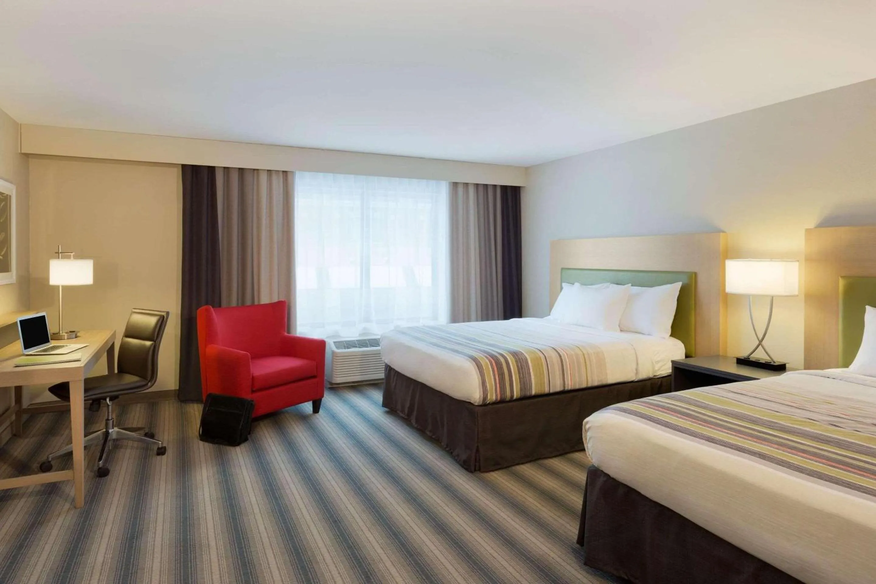 Bedroom, Bed in Country Inn & Suites by Radisson Roseville - St Paul