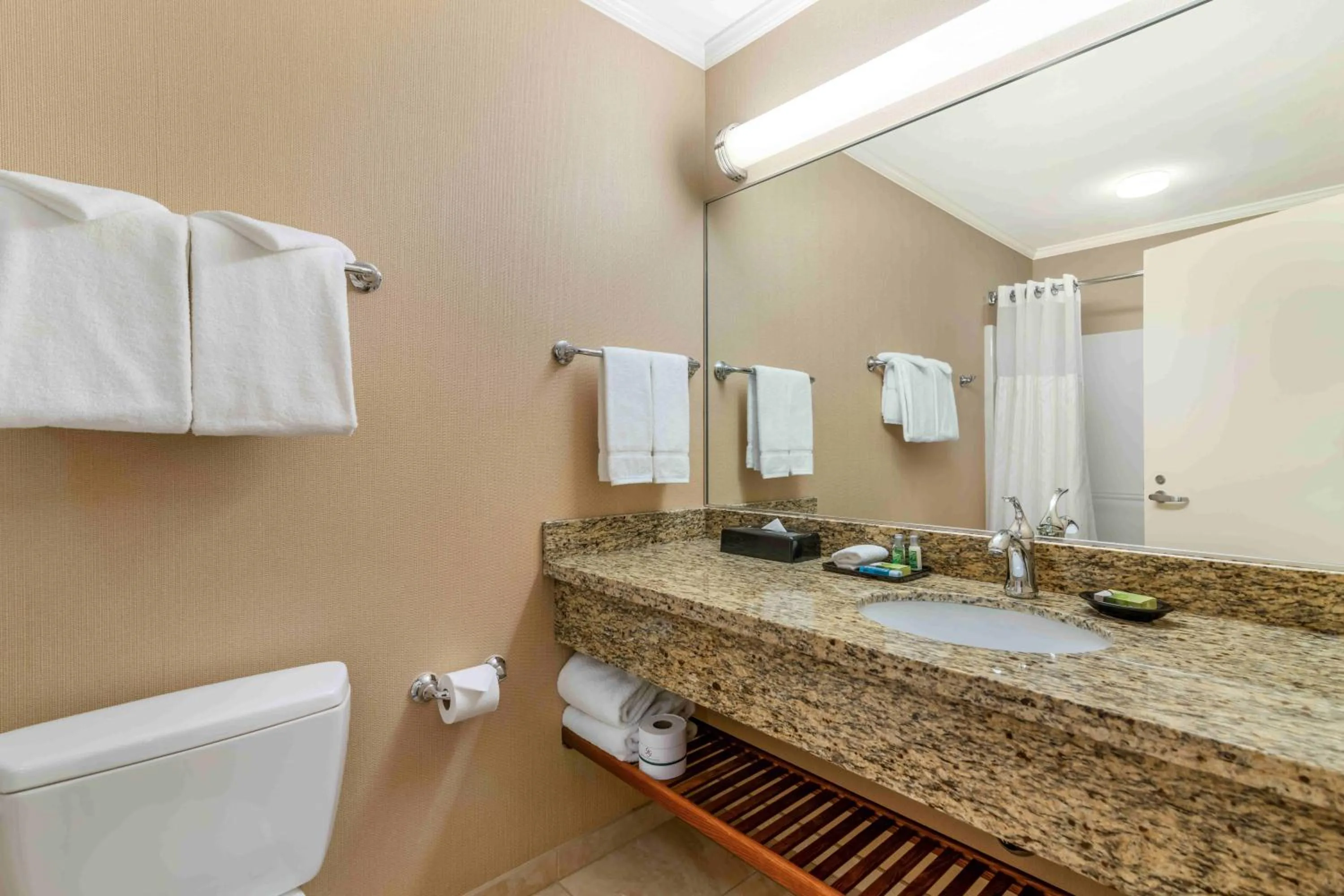 Bathroom in Gorges Grant Hotel