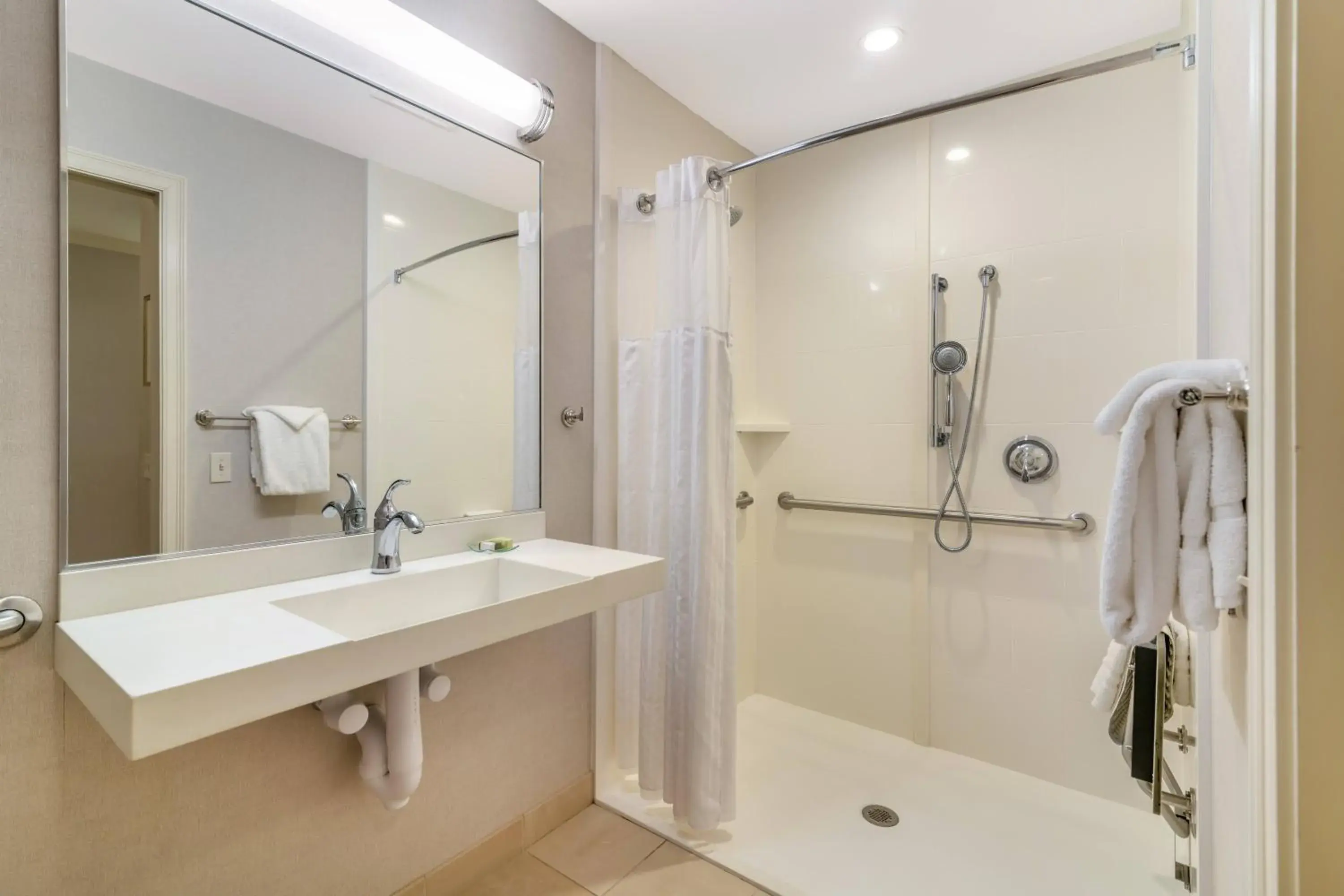 2 Queen Beds Premium Accessible in Gorges Grant Hotel 2 Queen Beds Premium Accessible in Gorges Grant Hotel