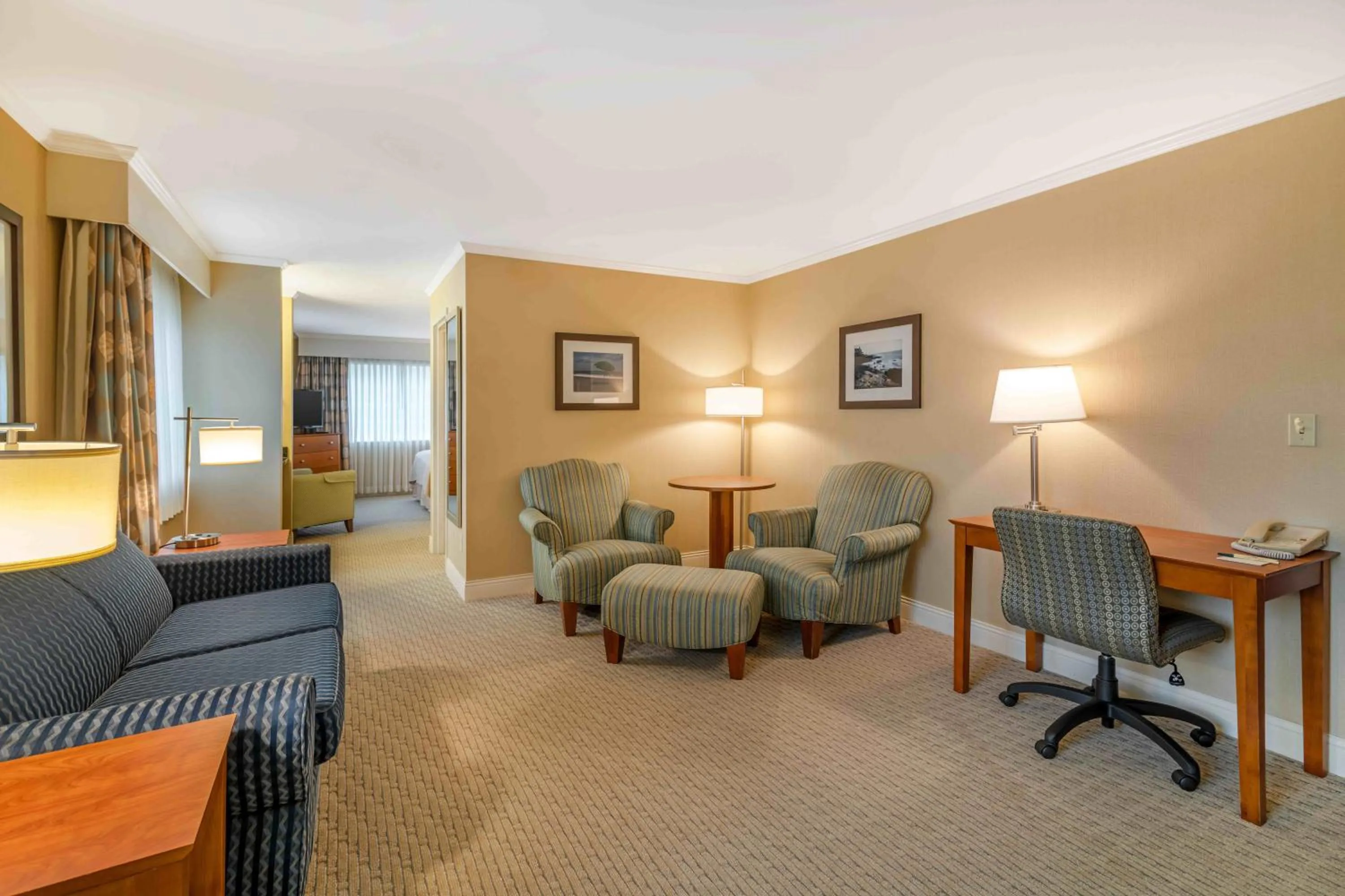 Seating area in Gorges Grant Hotel