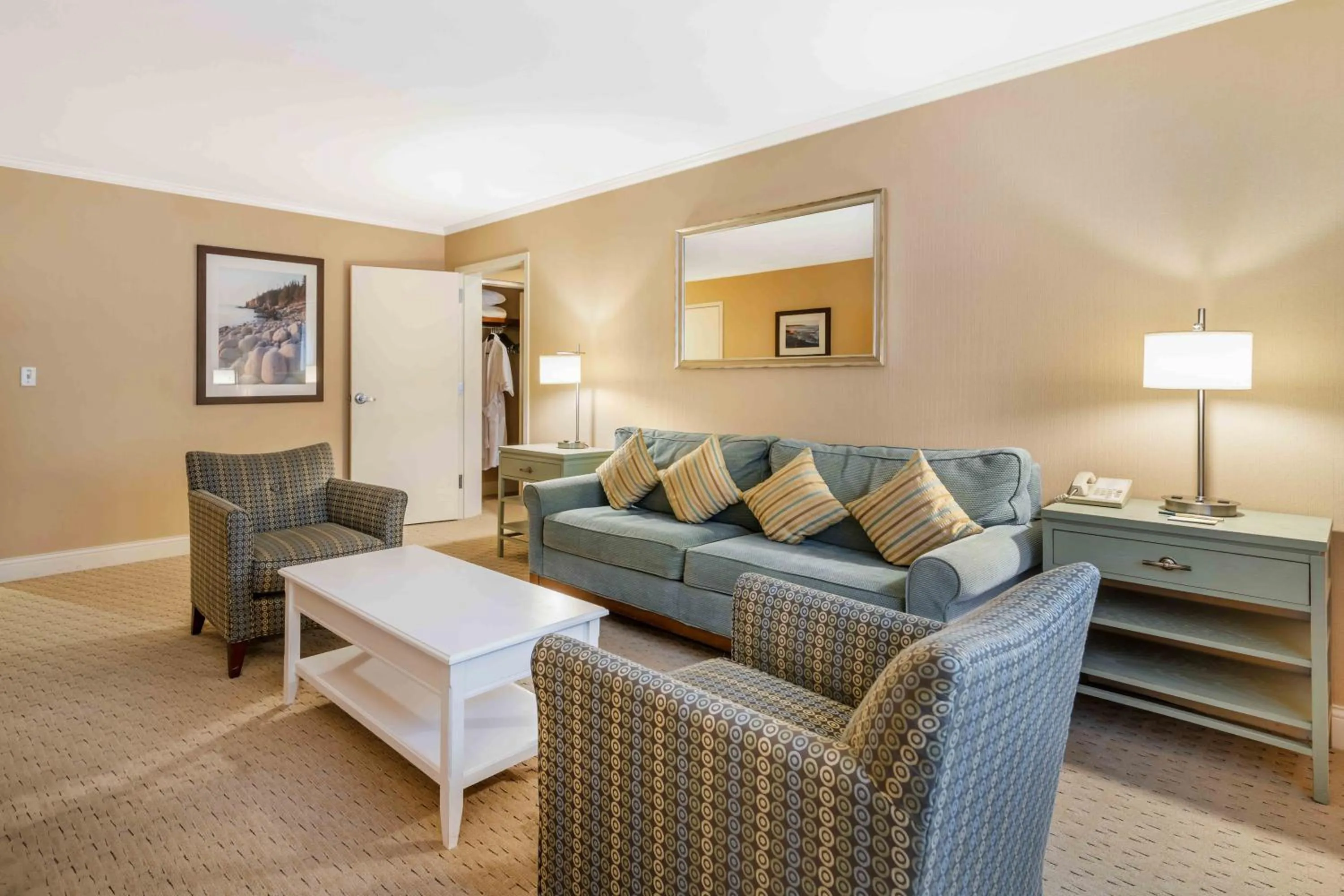 Seating area in Gorges Grant Hotel