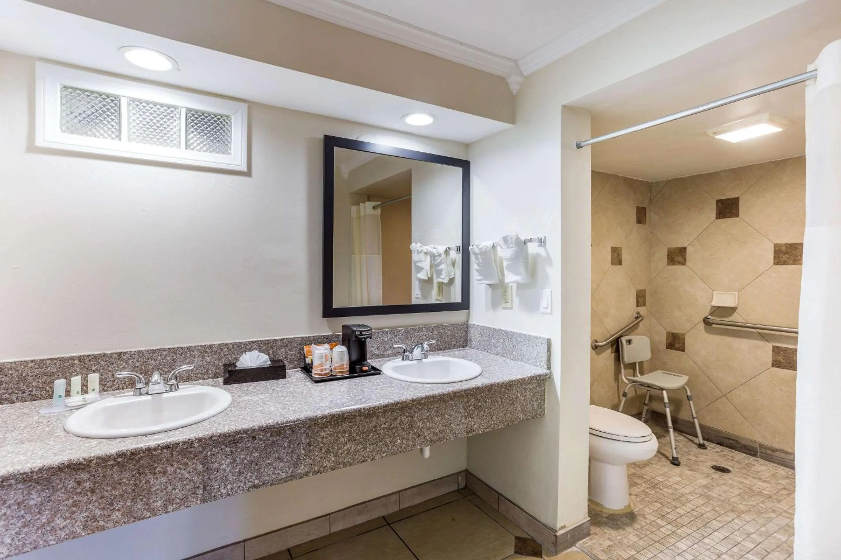 Standard Queen Room with Two Queen Beds and Roll-In Shower - Accessible/Non-Smoking in Quality Inn Escondido San Diego North County