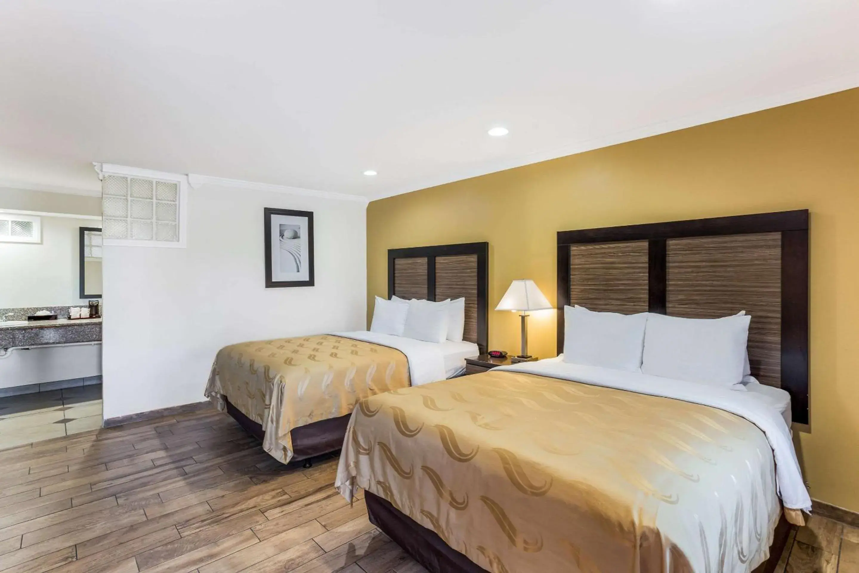 Deluxe Queen Room with Two Queen Beds - Non-Smoking in Quality Inn Escondido Downtown Deluxe Queen Room with Two Queen Beds - Non-Smoking in Quality Inn Escondido Downtown