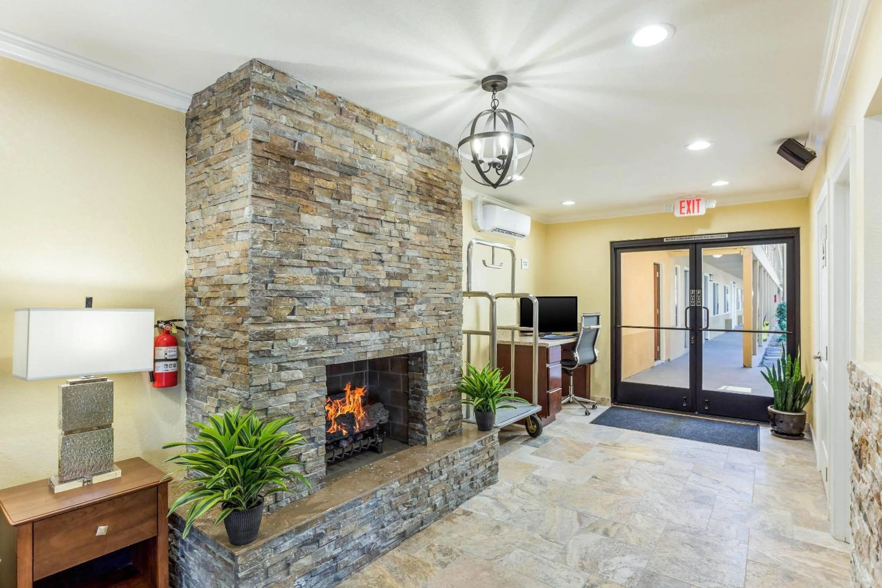 Lobby or reception in Quality Inn Escondido San Diego North County