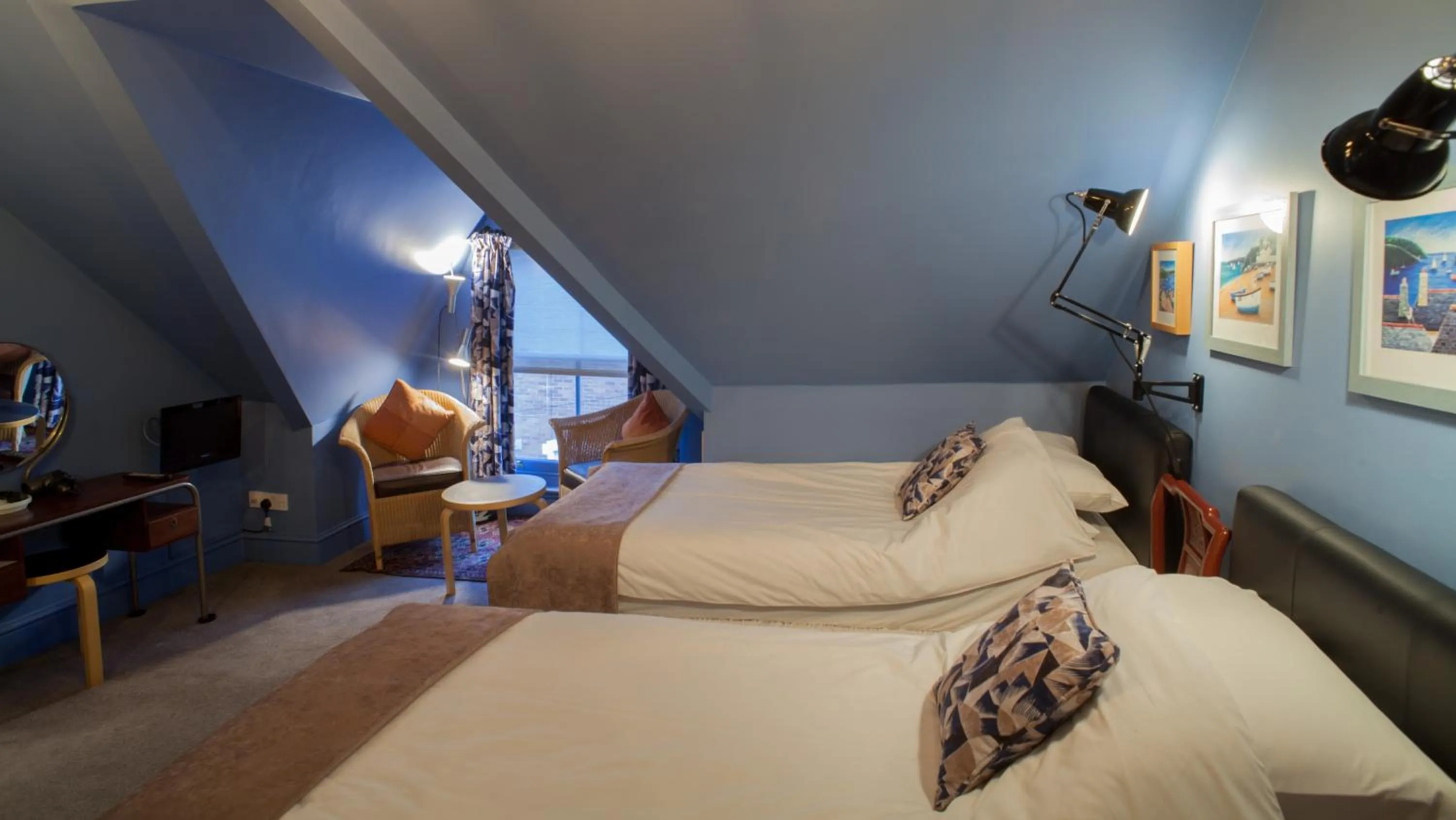 Bedroom, Bed in Hill View House