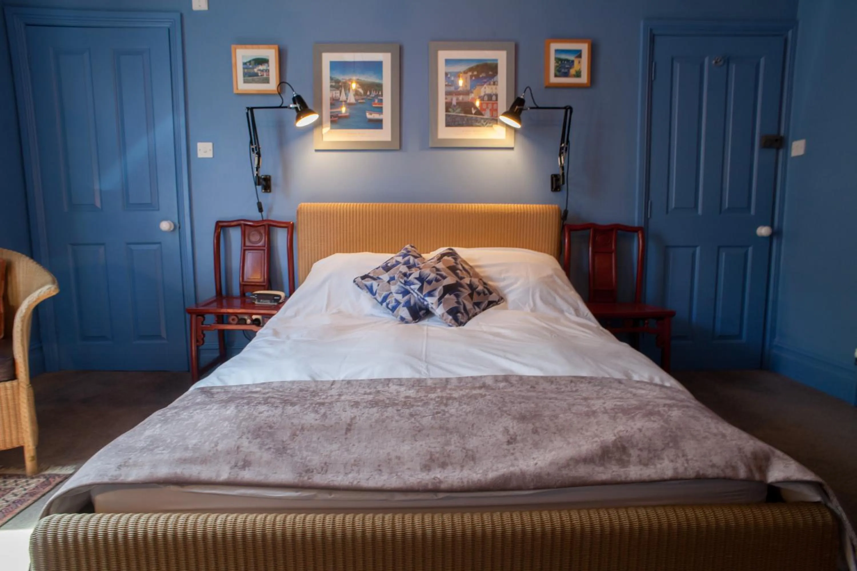 Bedroom, Bed in Hill View House