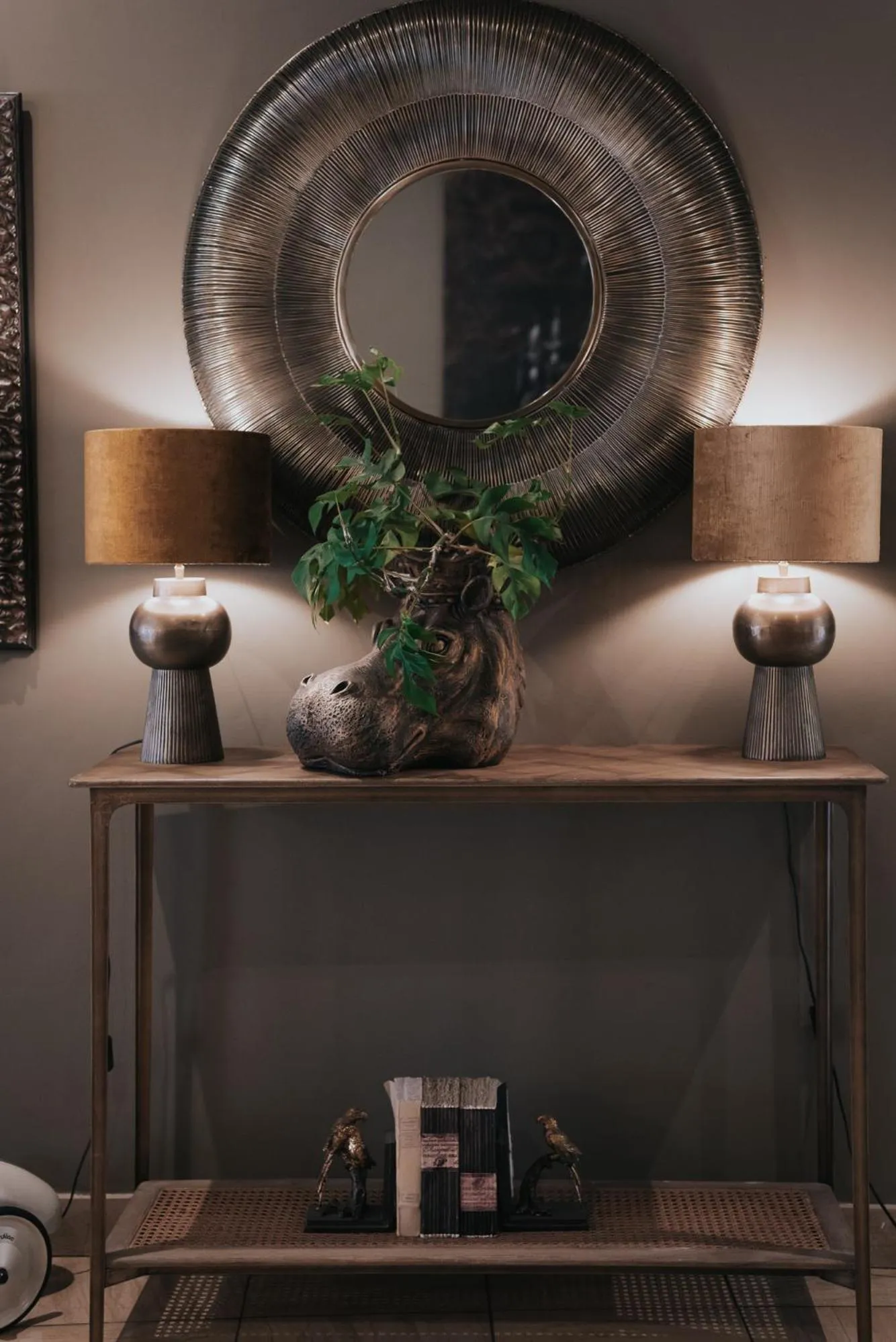 Lobby or reception in Hôtel Henry II Beaune Centre