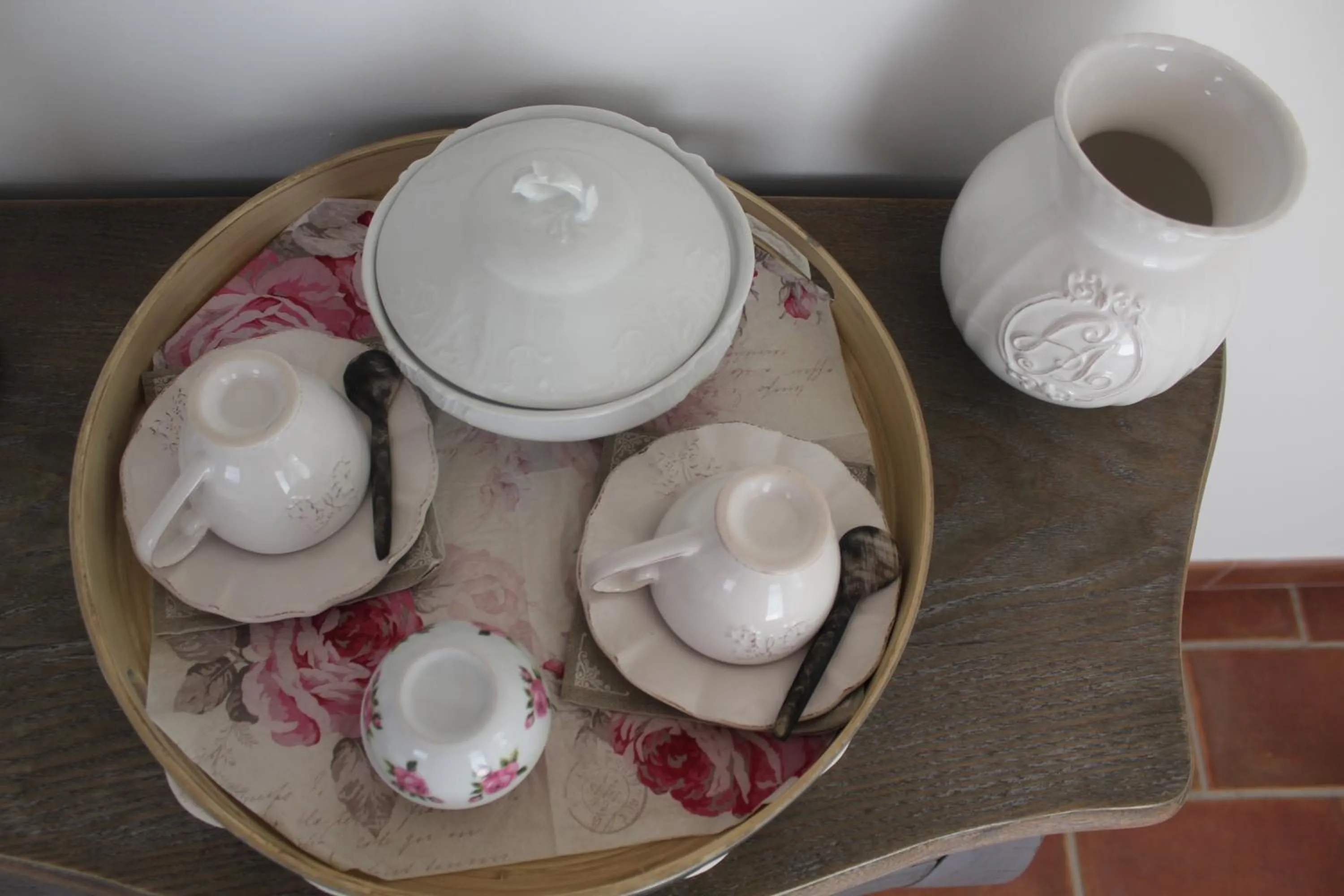Coffee/tea facilities in Chambre d'hôtes l'ipomée
