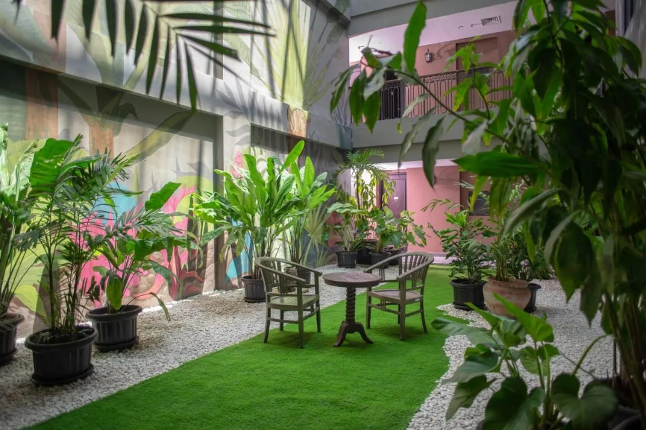 Garden in Hotel Des Indes Menteng