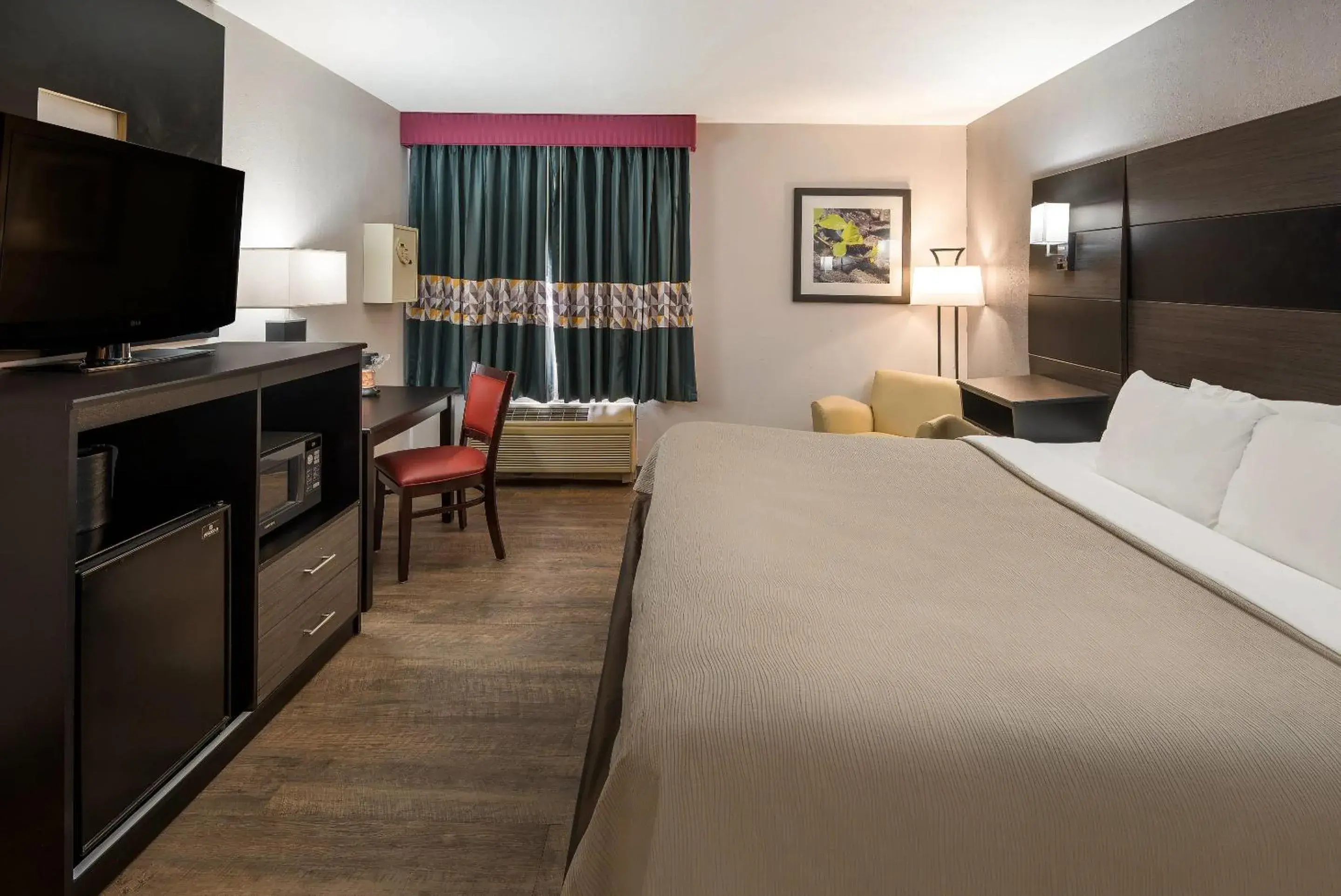 King Room - Non-Smoking in Quality Inn & Suites Cincinnati I-275 King Room - Non-Smoking in Quality Inn & Suites Cincinnati I-275