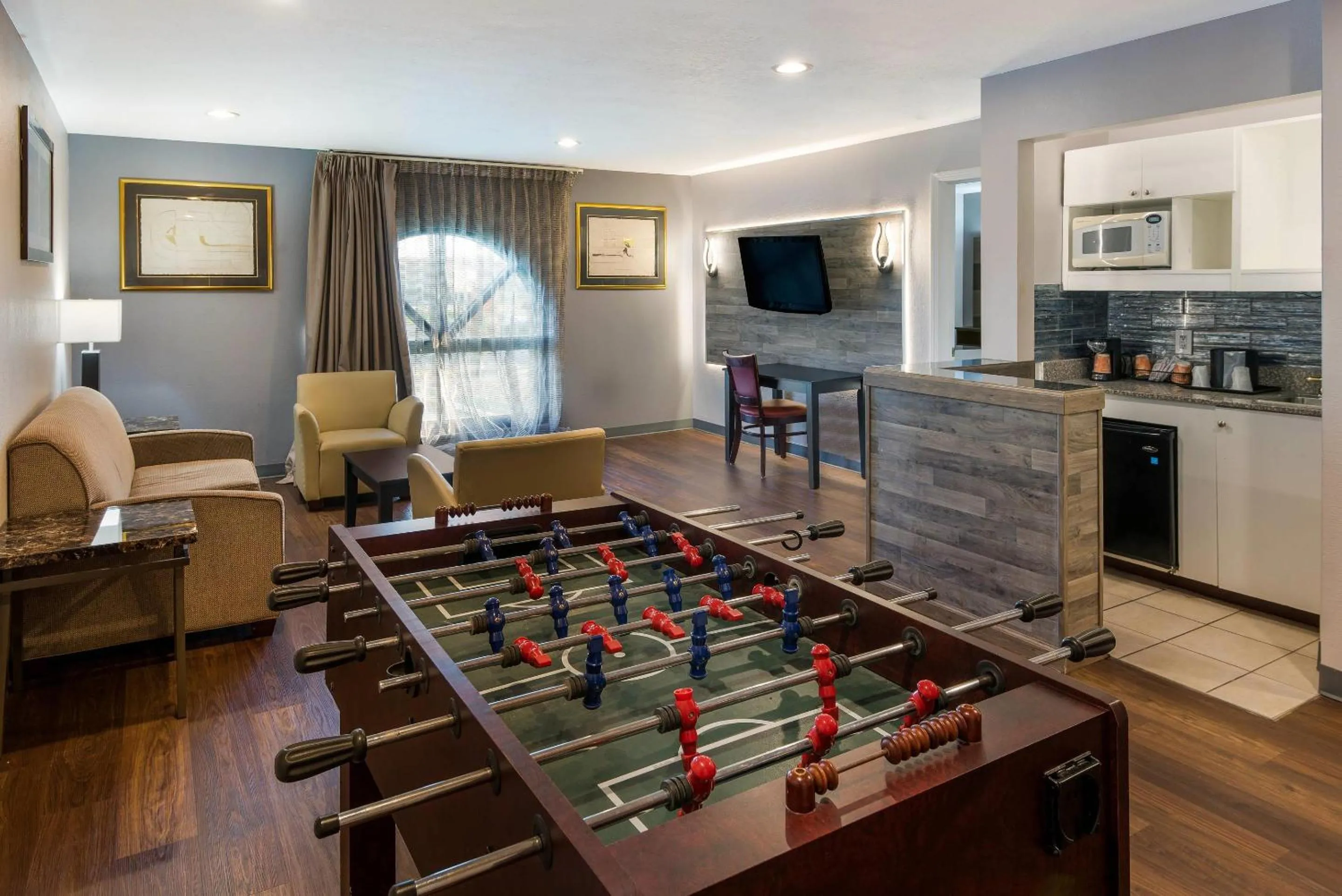 Bedroom in Quality Inn & Suites Cincinnati I-275