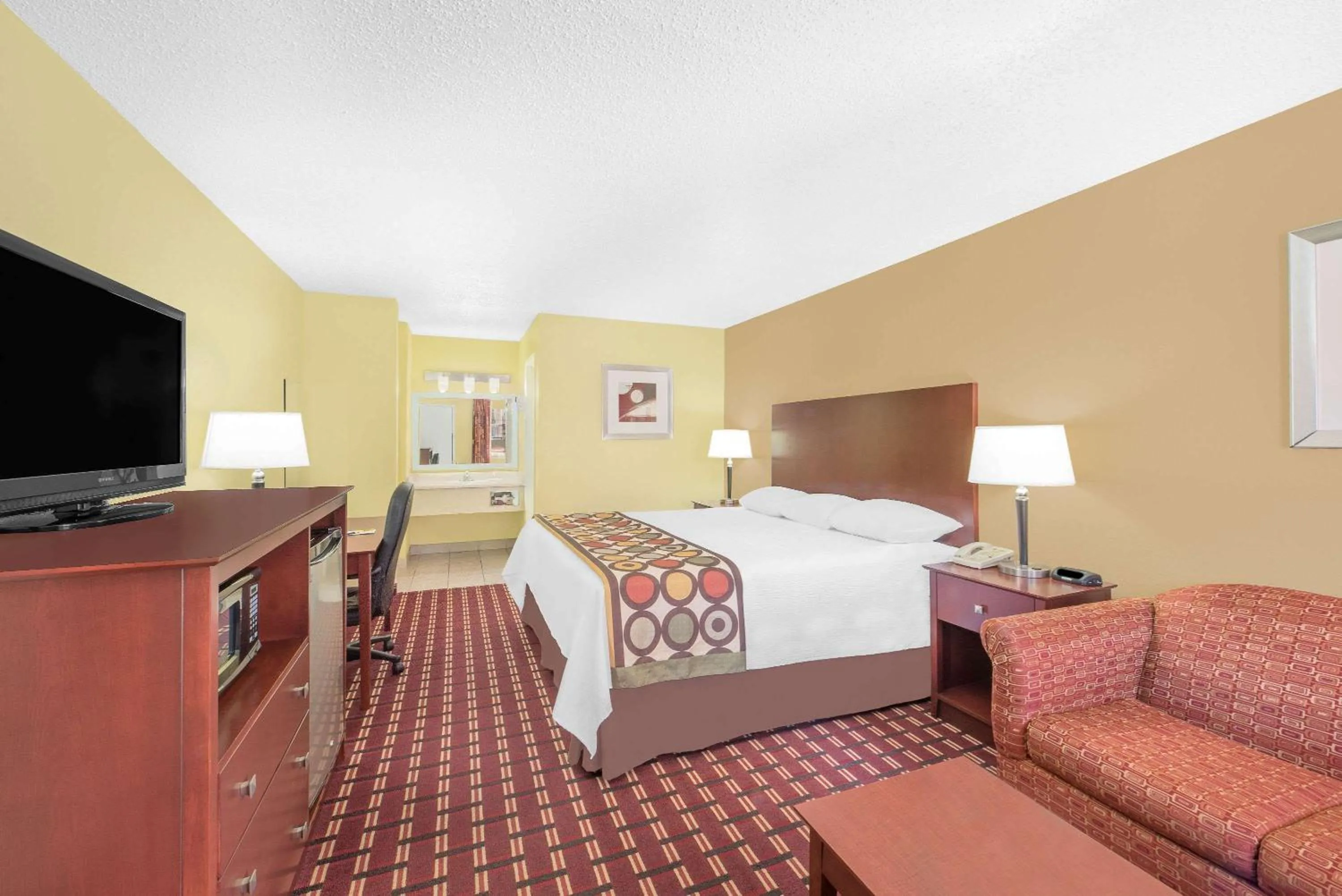 Photo of the whole room, Bed in Super 8 by Wyndham Kerrville TX
