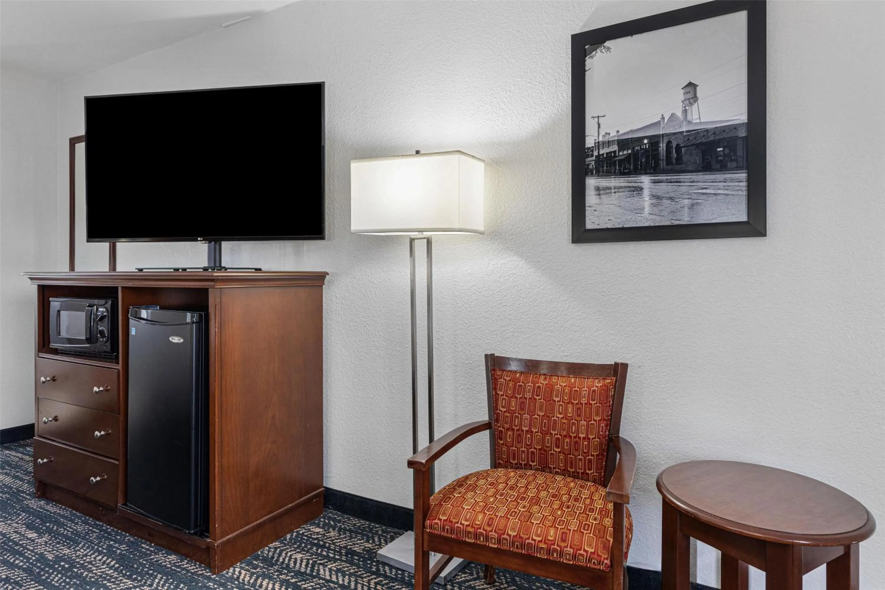 Bedroom in Best Western Canton Inn