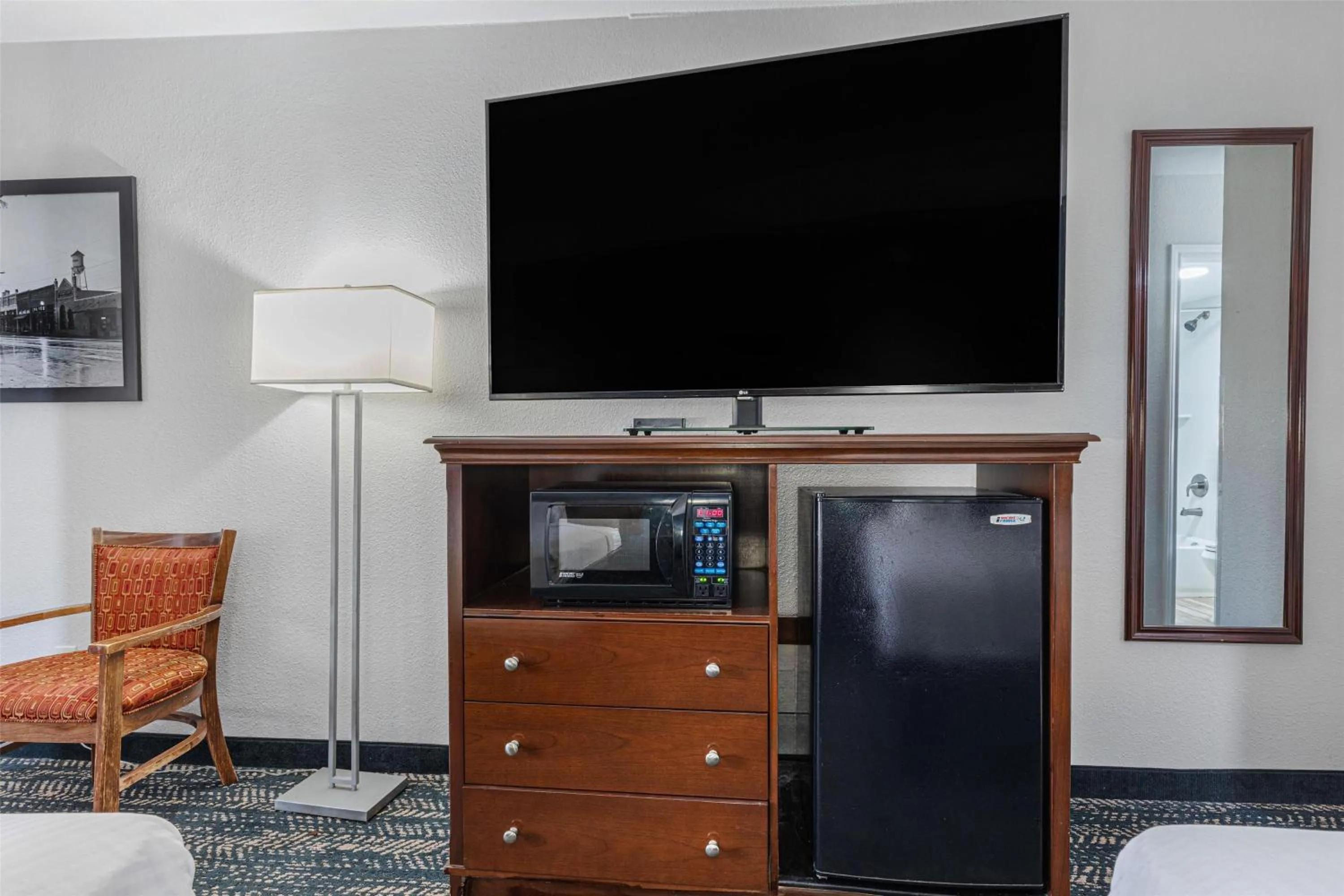 Bedroom in Best Western Canton Inn