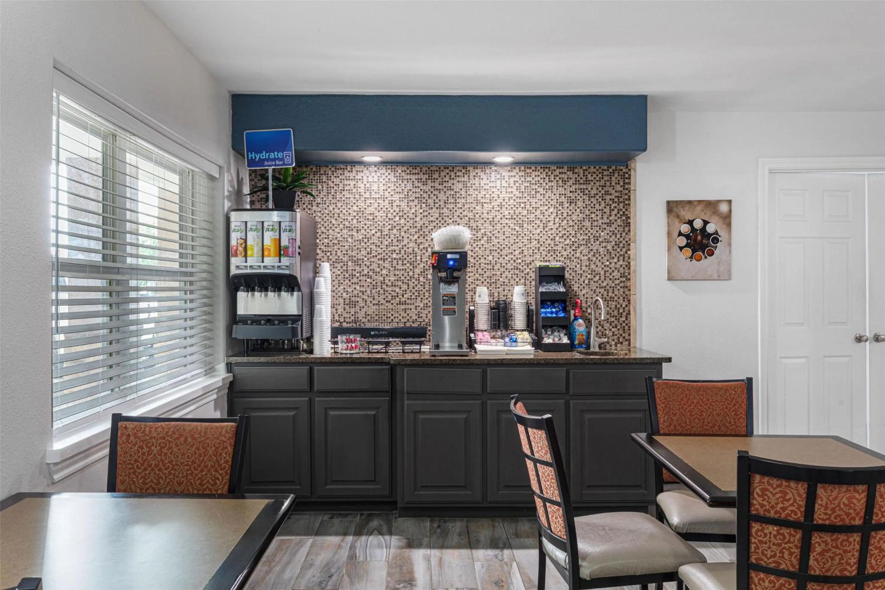 Breakfast in Best Western Canton Inn