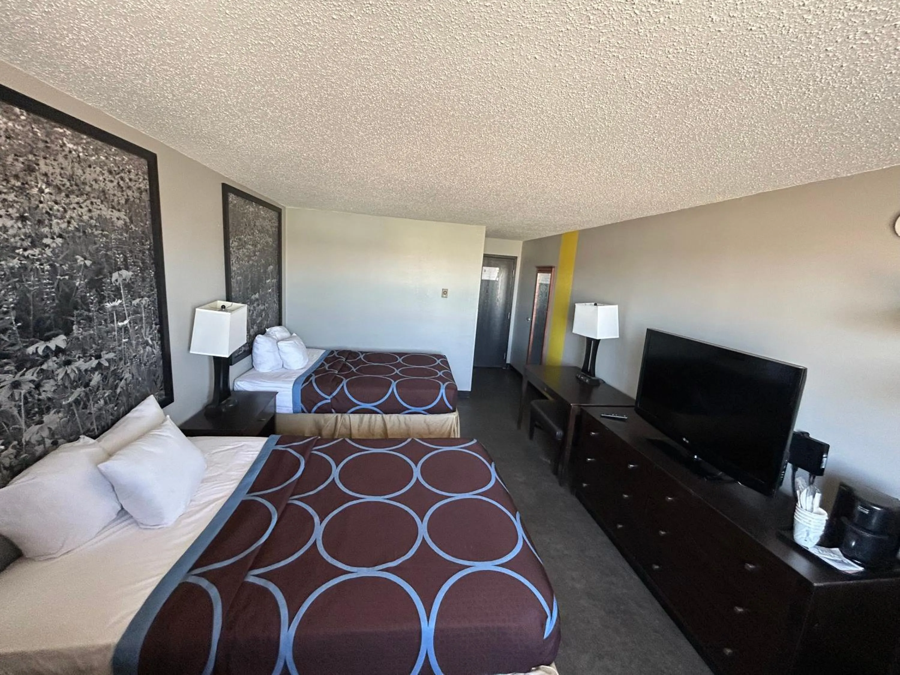 Bed in Super 8 by Wyndham Williston ND