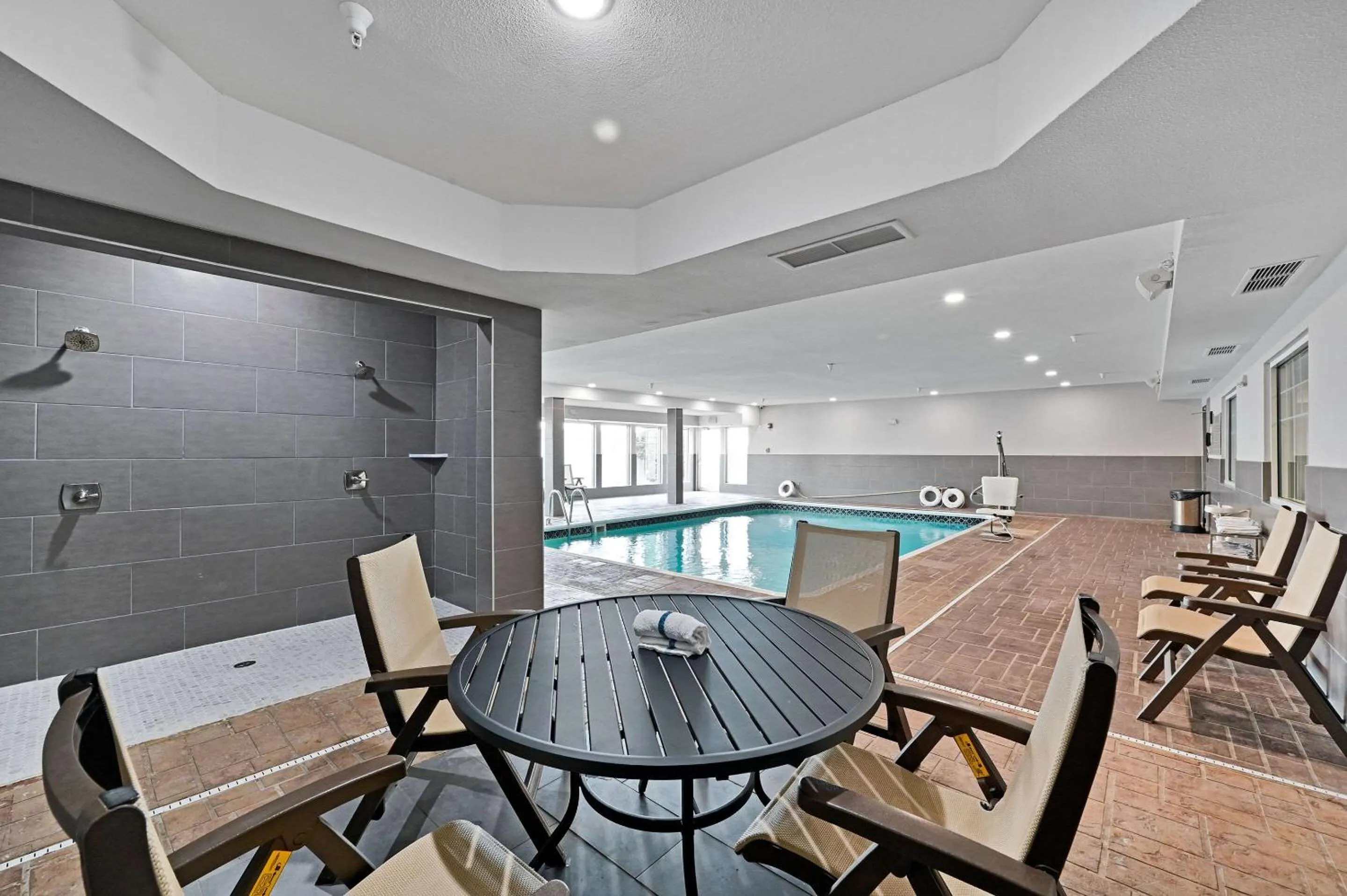 Swimming pool in Country Inn & Suites by Radisson, Bloomington-Normal Airport, IL