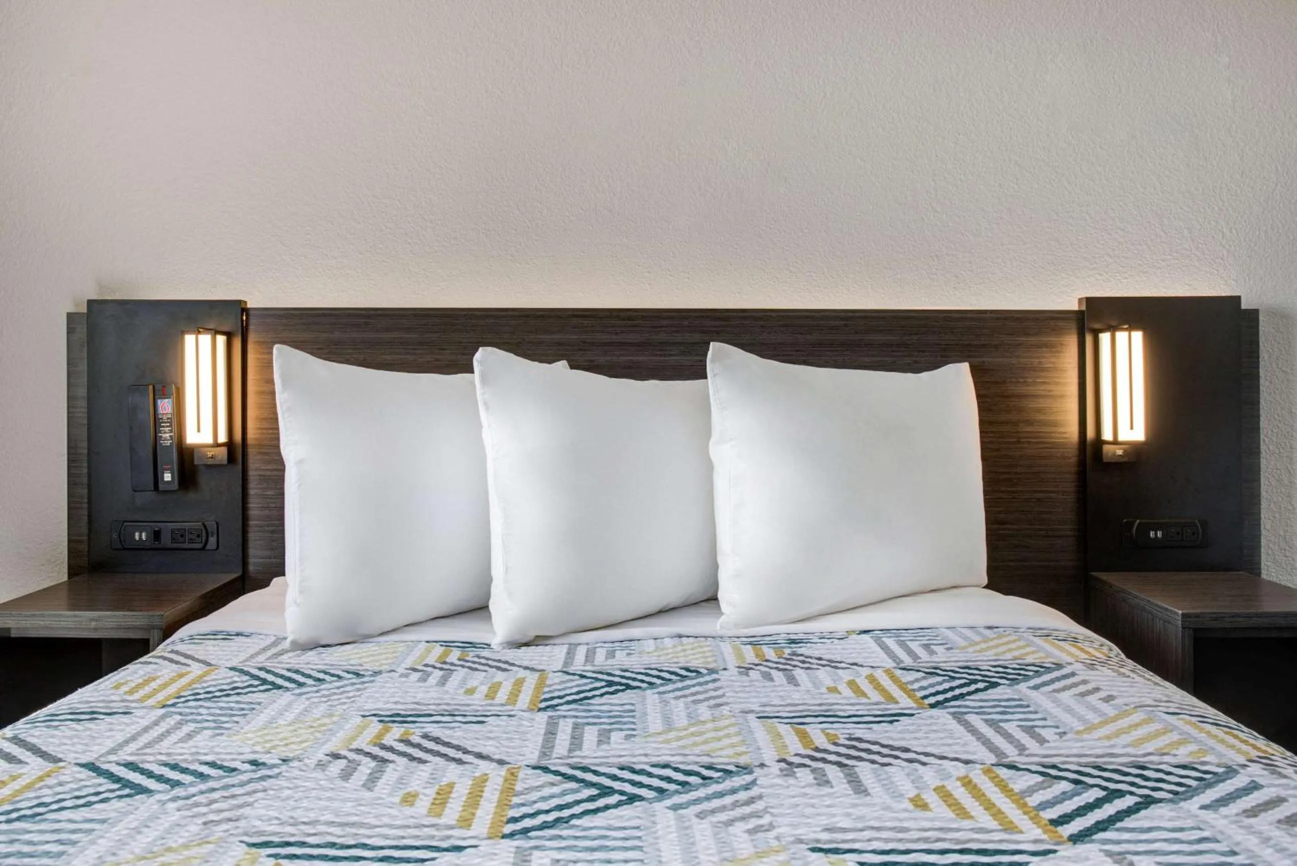 Bedroom, Bed in Motel 6-Carson City, NV