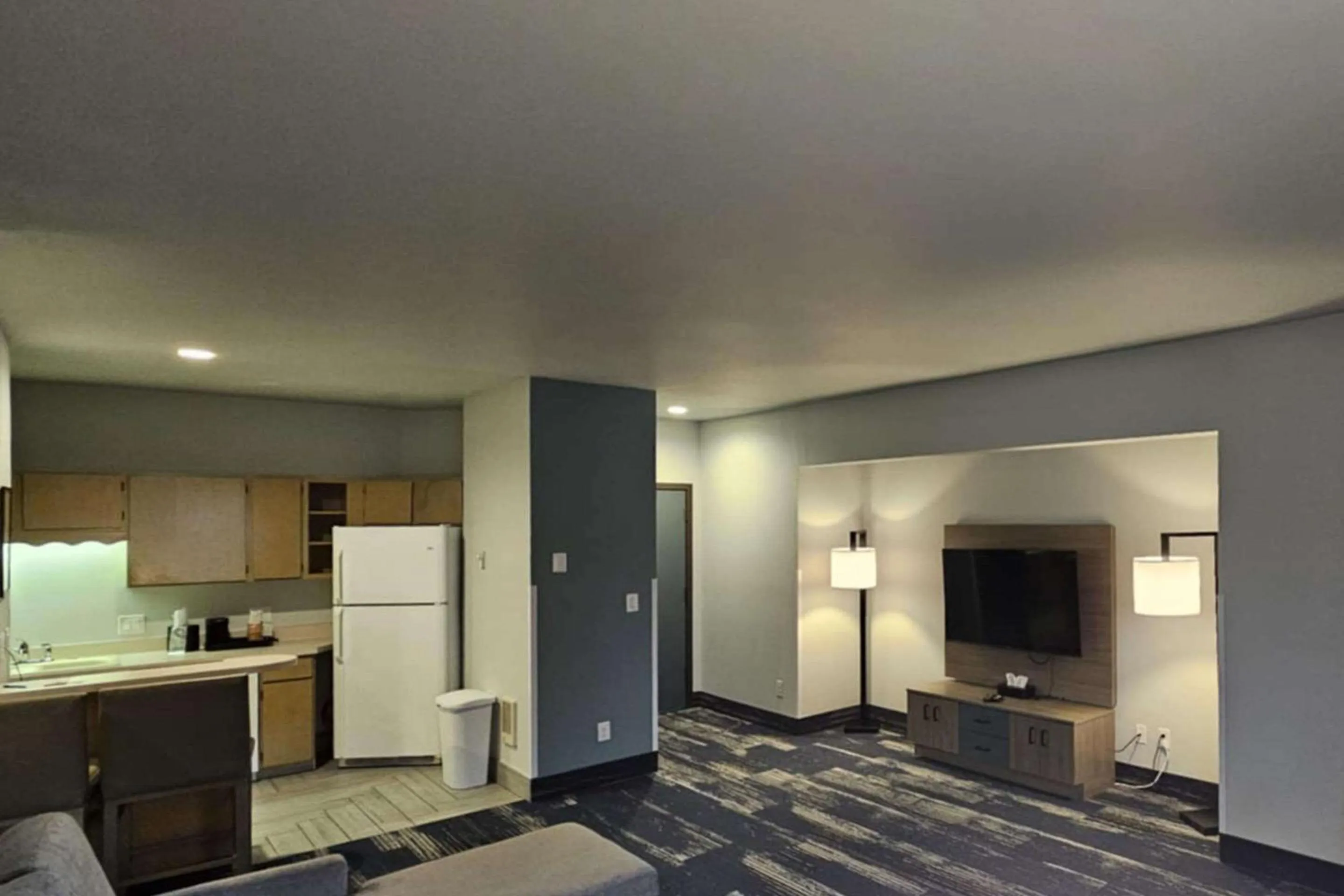 Bedroom in Edgewater Inn and Suites, an Ascend Collection Hotel