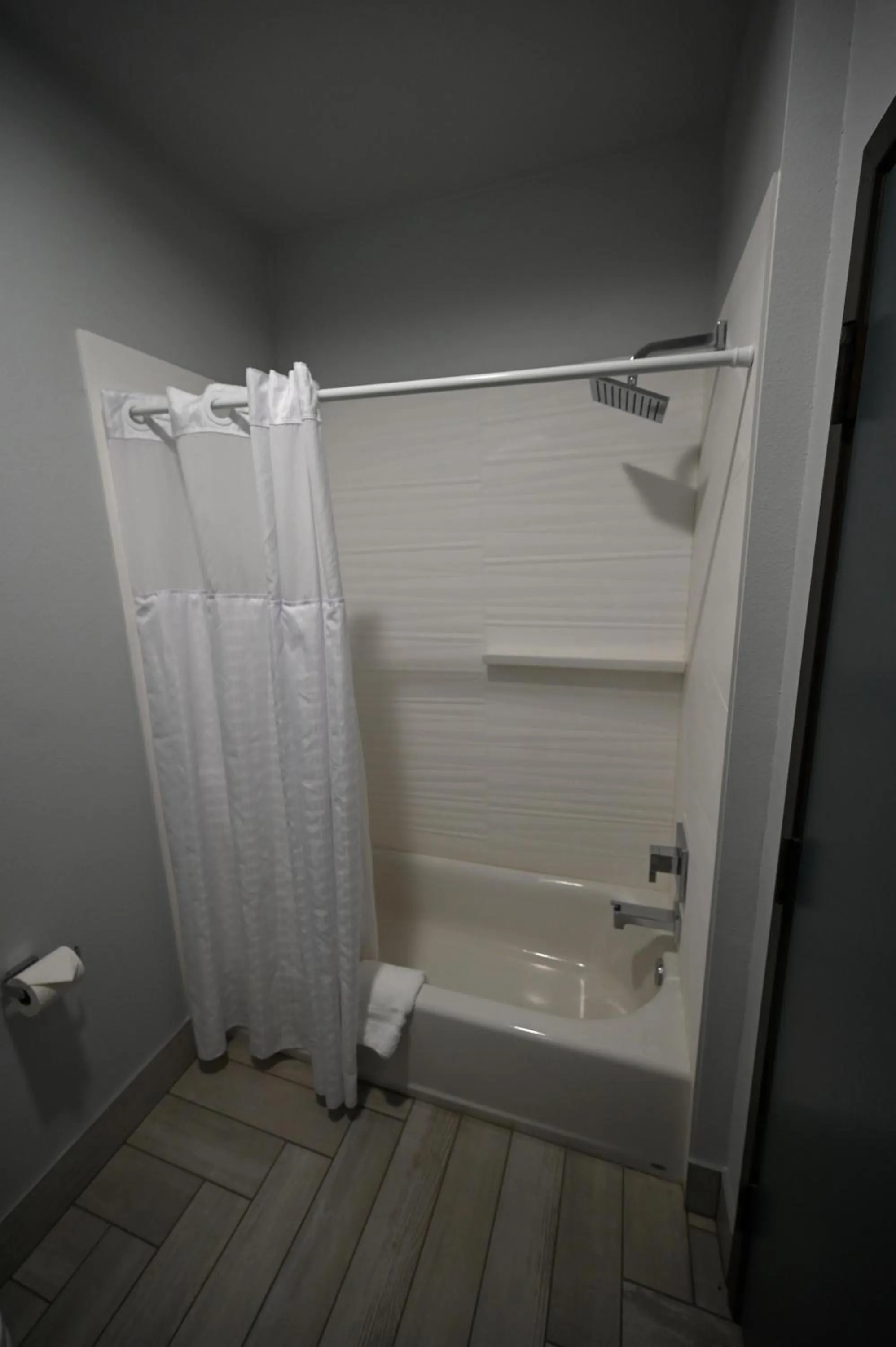 Edgewater Inn and Suites, an Ascend Collection Hotel