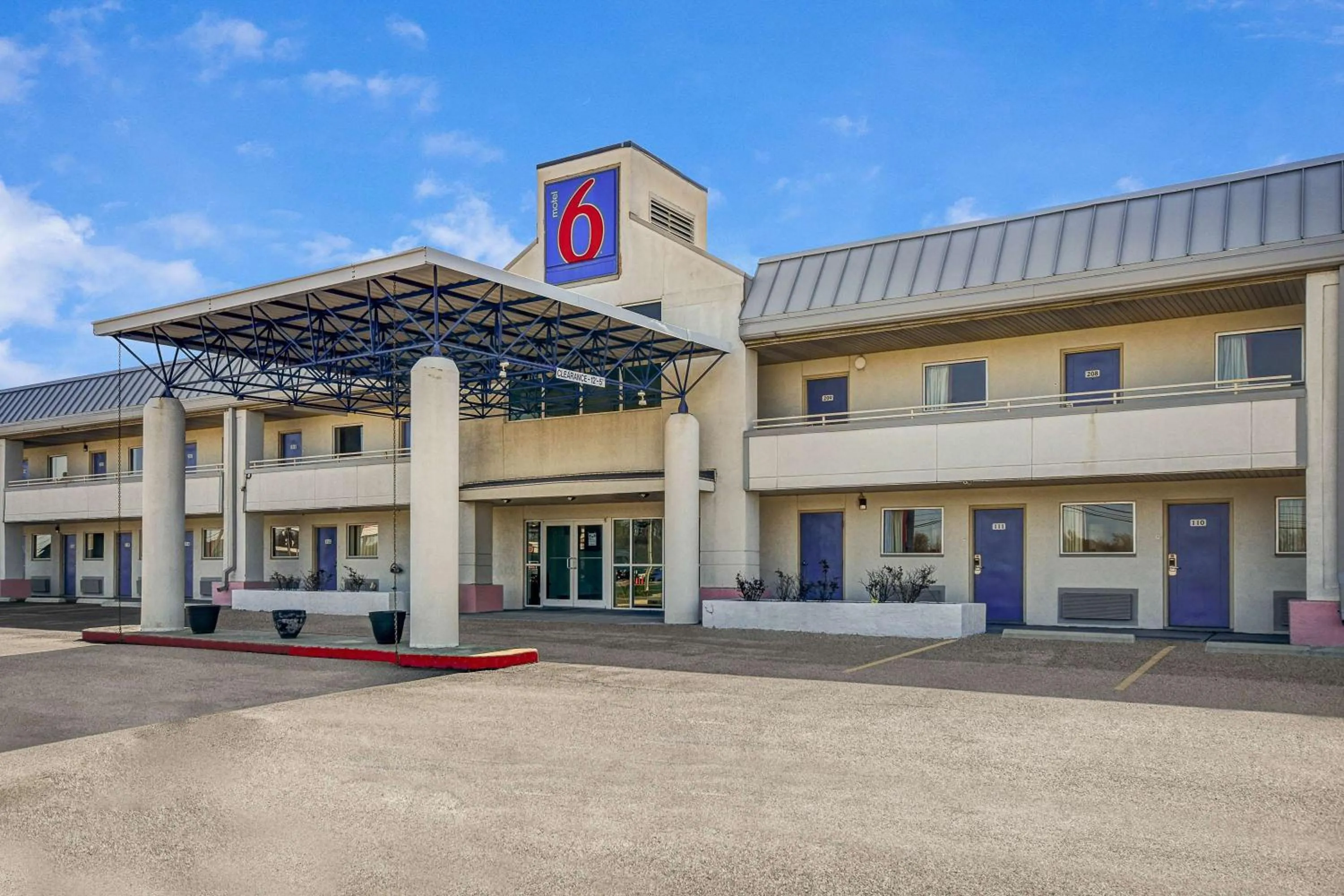 Property building in Motel 6-North Ridgeville, OH - Cleveland Intl Airport - N Ridgeville