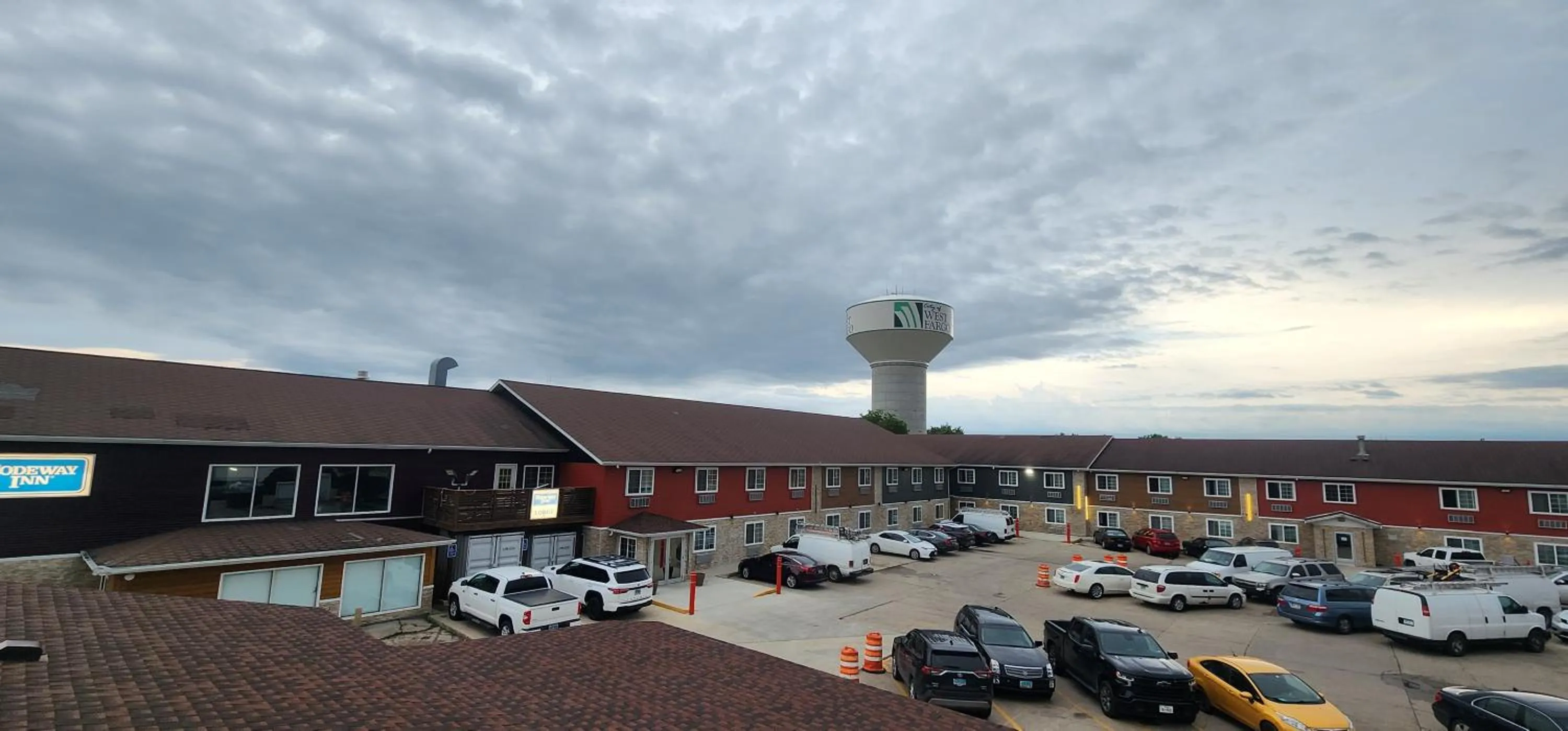 Property building in Rodeway Inn West Fargo Main Ave